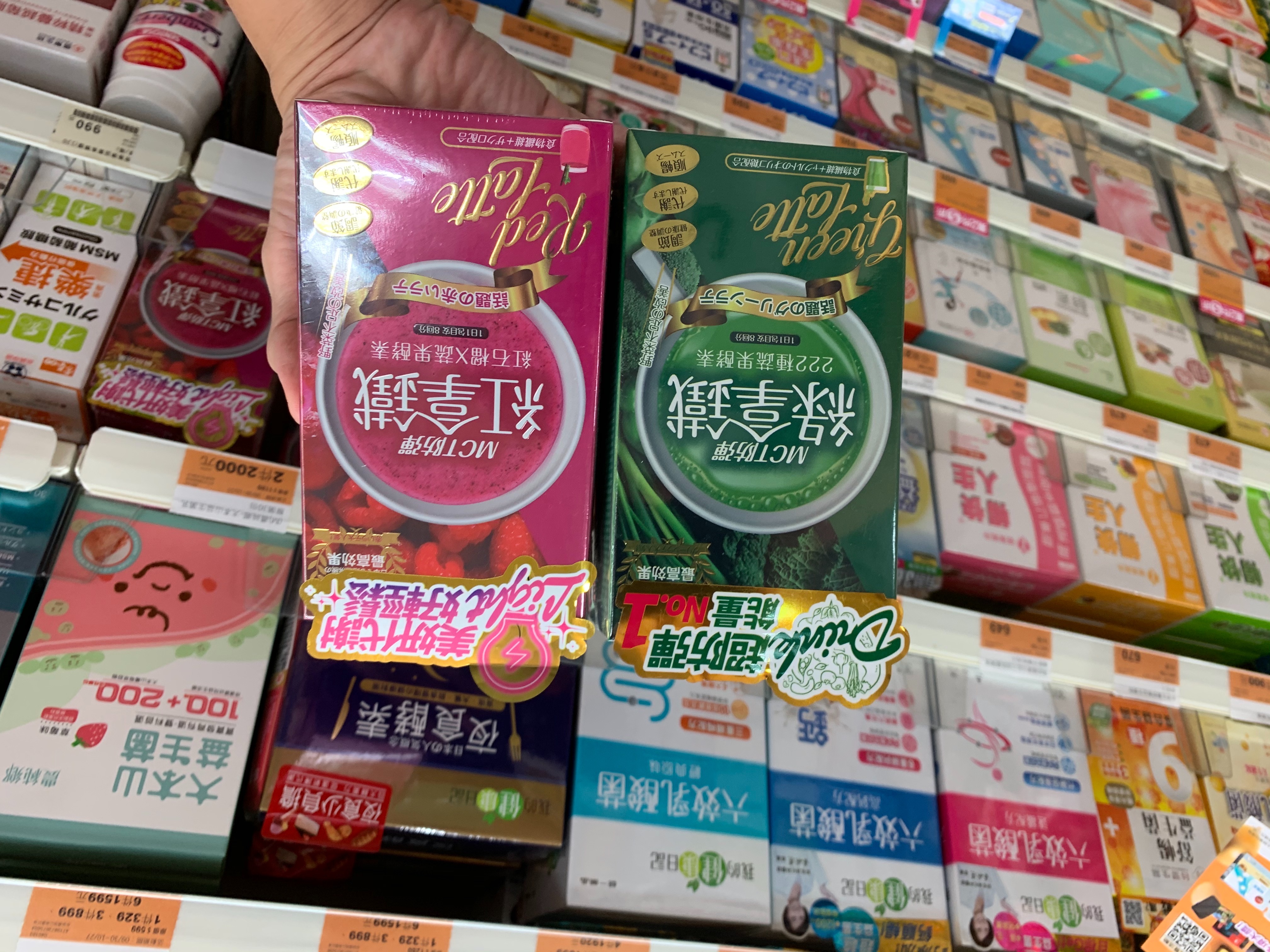 軒郁國際主要從事美妝保養品及機能保健食品的研發與銷售，旗下品牌眾多。