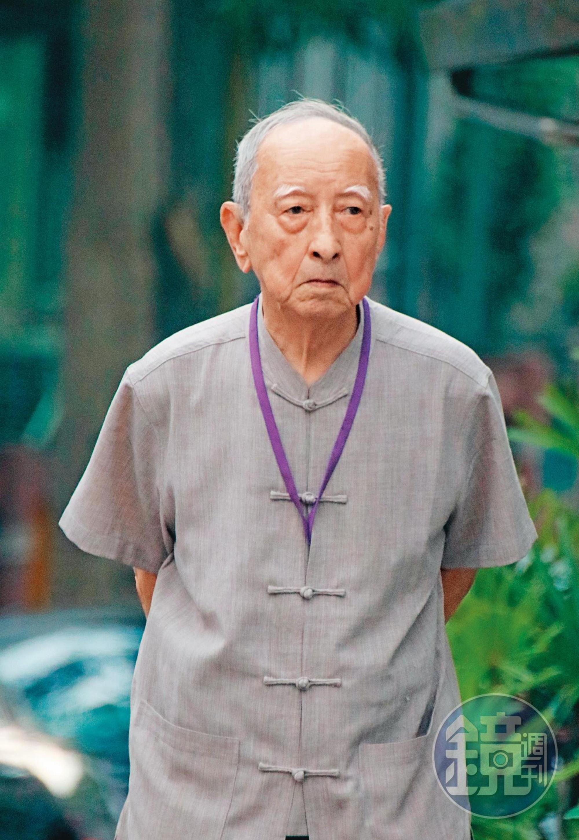 鬼故事大師司馬中原才剛走出桃色風波，舊宅遭竊又被勒索百萬元。