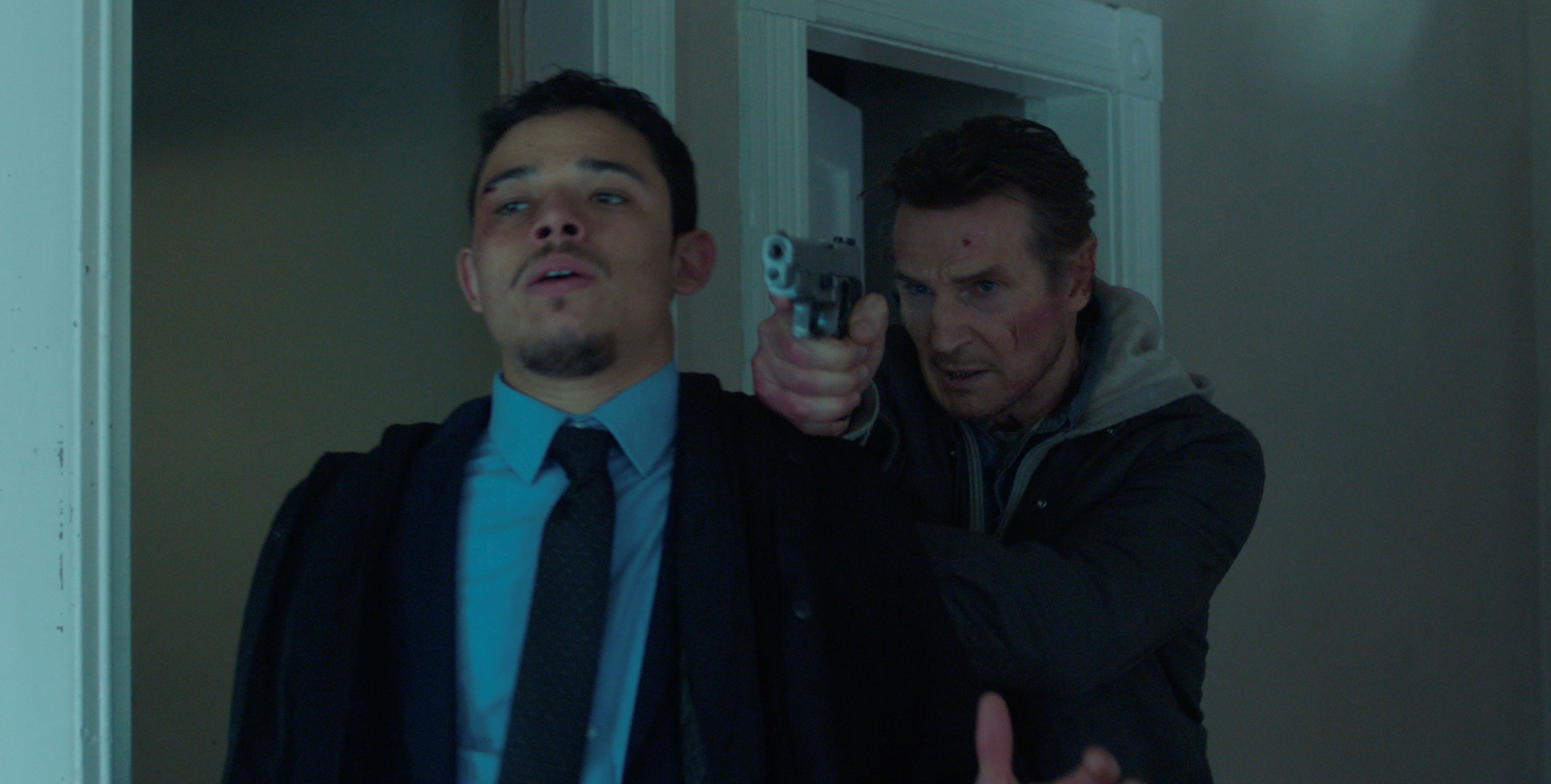 連恩尼遜被黑警誣陷，激怒他要討回公道。（威視提供）