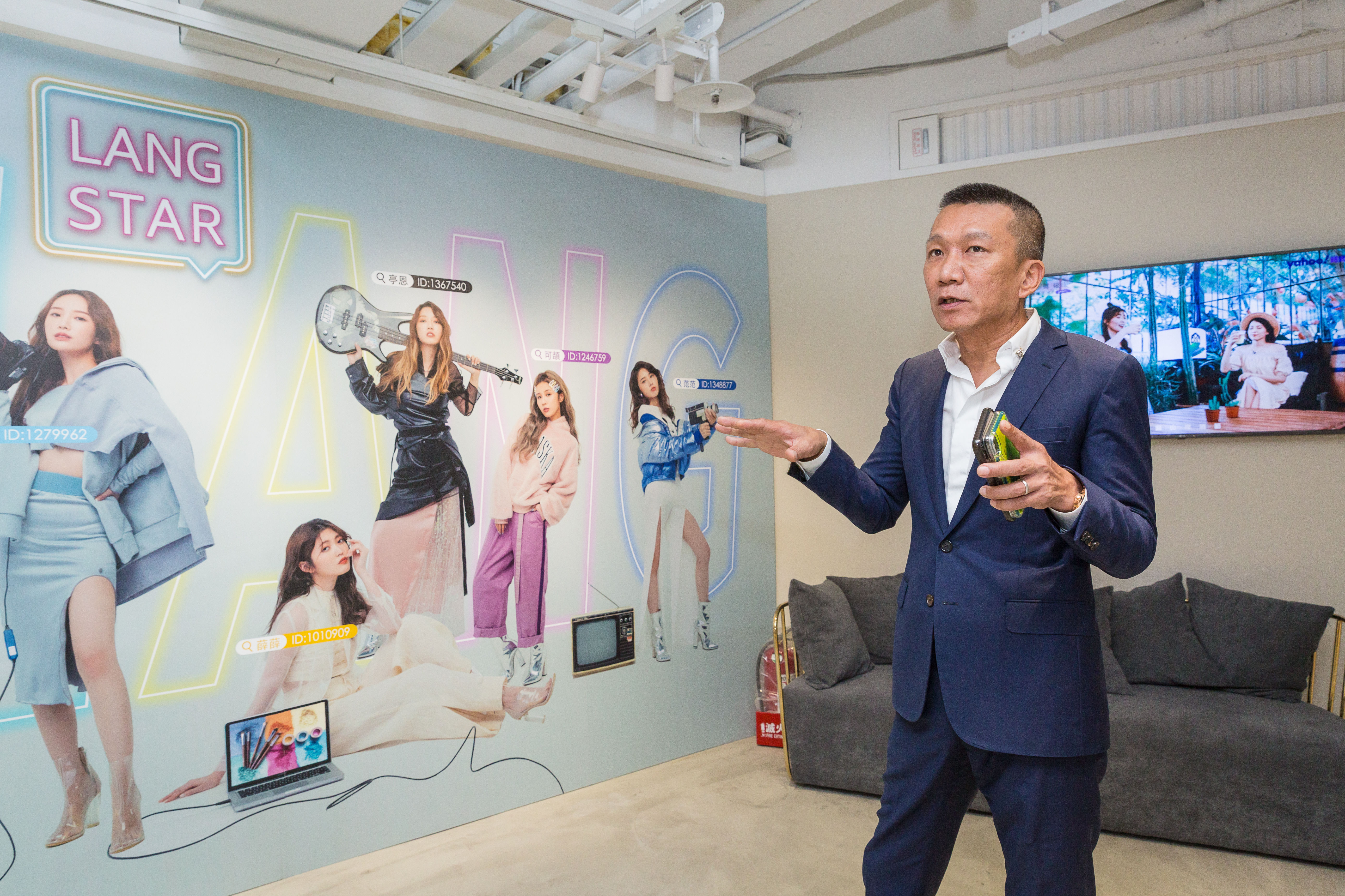 王冠中認為台灣直播平台被貼上陌生交友標籤，浪LIVE則從成立之初就堅持走不一樣的路。