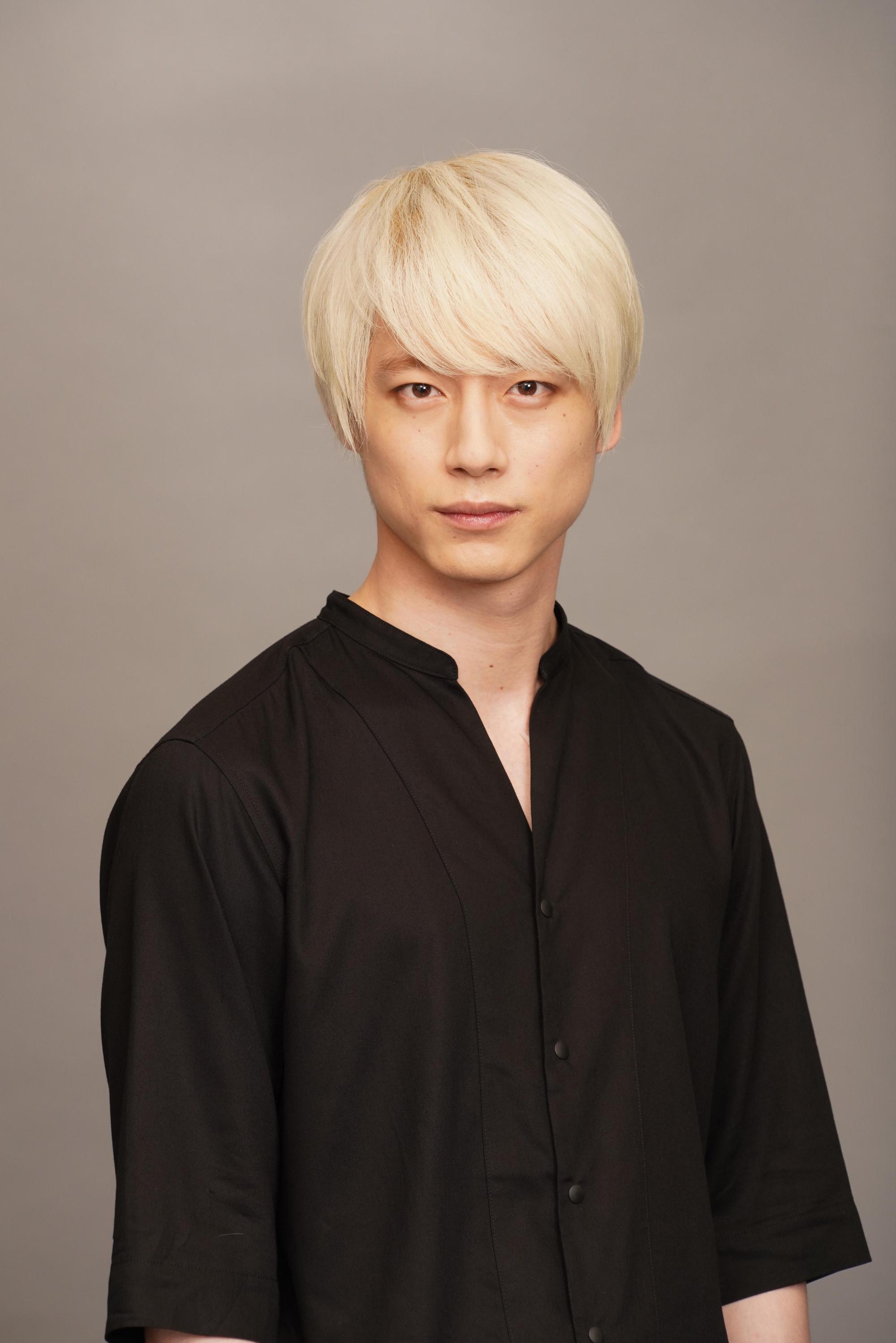坂口健太郎為《東京白日夢女2020》特別篇特地將頭髮染回金色。（friDay影音提供）