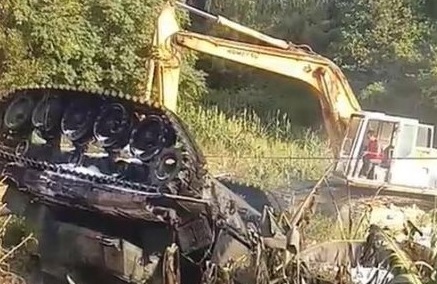 金門一輛參與演訓的戰車發生翻覆意外，造成1死2傷。（翻攝畫面）