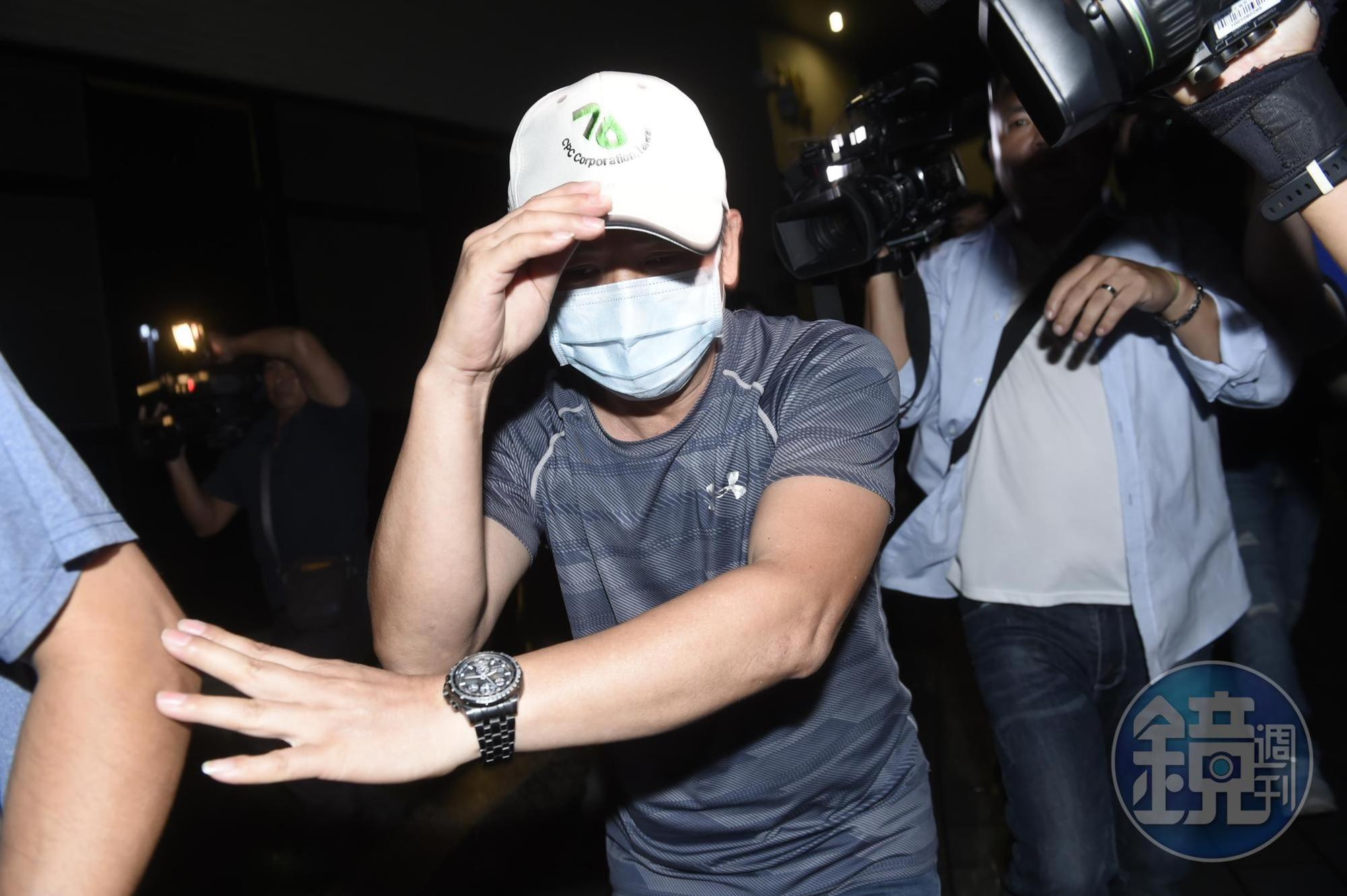 淡水日前驚傳有小型直升機載客起飛,查出駕駛是桃園仕紳陳耀庭。