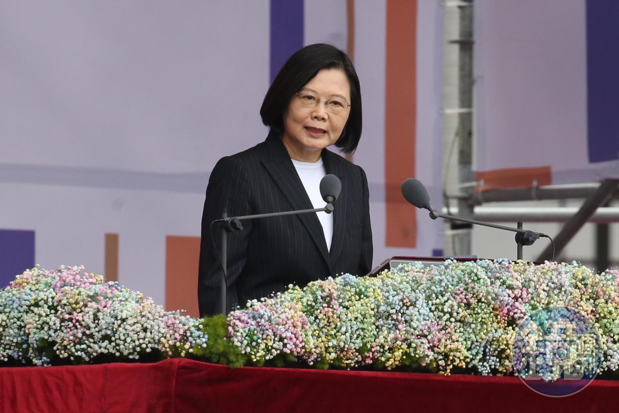 今天是「雙十國慶」,總統蔡英文稍早於國慶大會中發表國慶演說,今年以「團結台灣,自信前行」為主題。