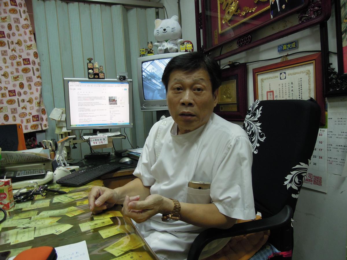 法醫高大成在談話節目中自爆負債經歷。（本刊資料照）