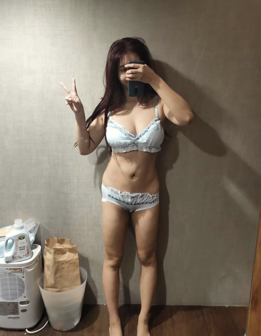 吳夢夢長相甜美,時常分享福利照讓粉絲大飽眼福。(翻攝自吳夢夢IG)