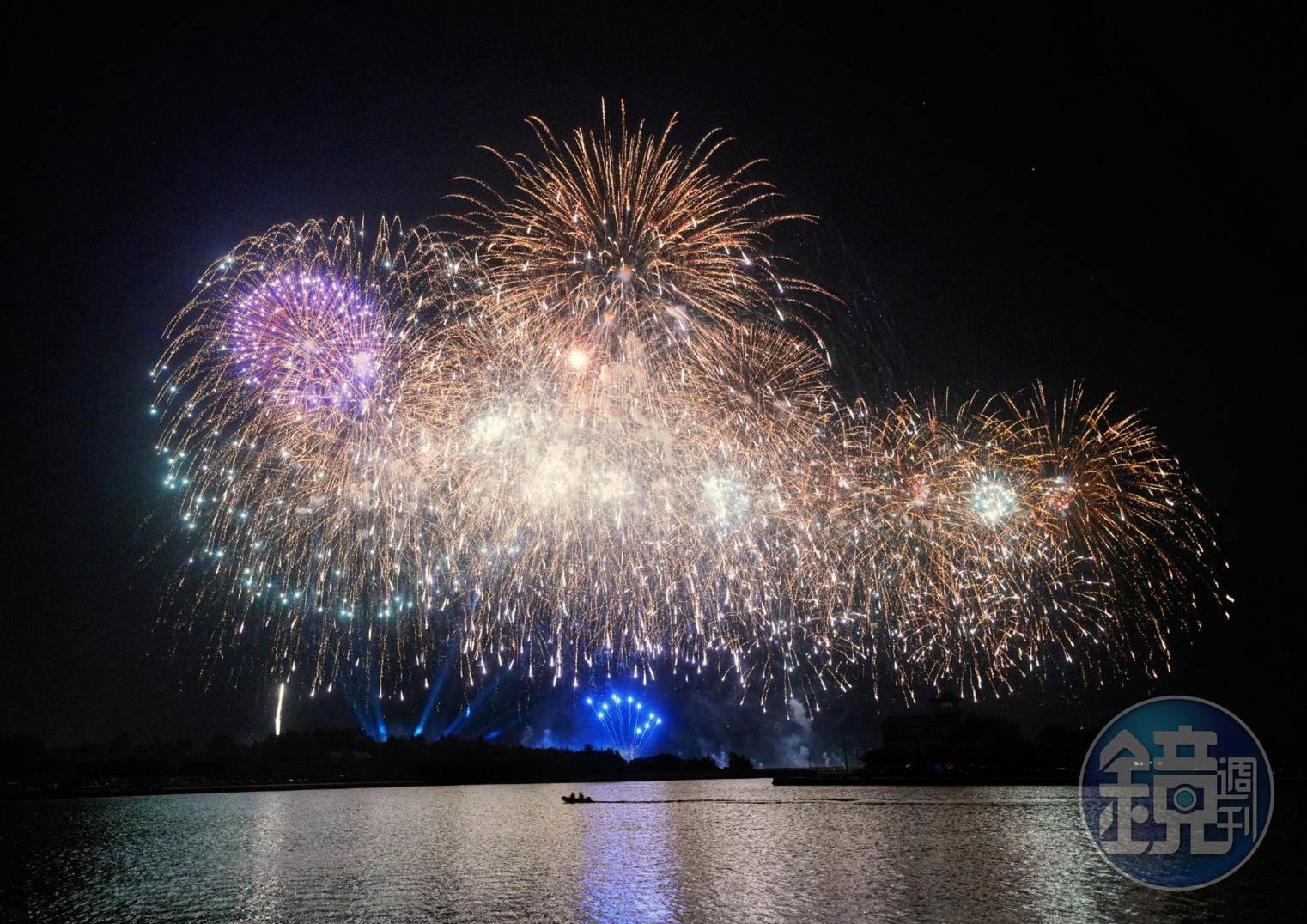 台南市安平區漁光島今晚國慶煙火加碼1萬發。