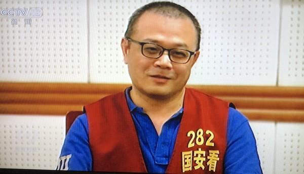 被失蹤逾1年的李孟居,昨晚於央視節目中首露面竟是「被道歉」。(翻攝自央視)
