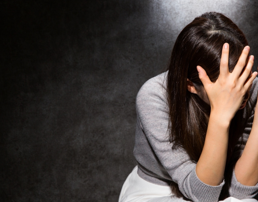 人妻反控，第一次到夫家吃年夜飯就被趕出門，丈夫並要脅離婚，內心留下陰影。（翻攝自https://tutasa.com.uy/）