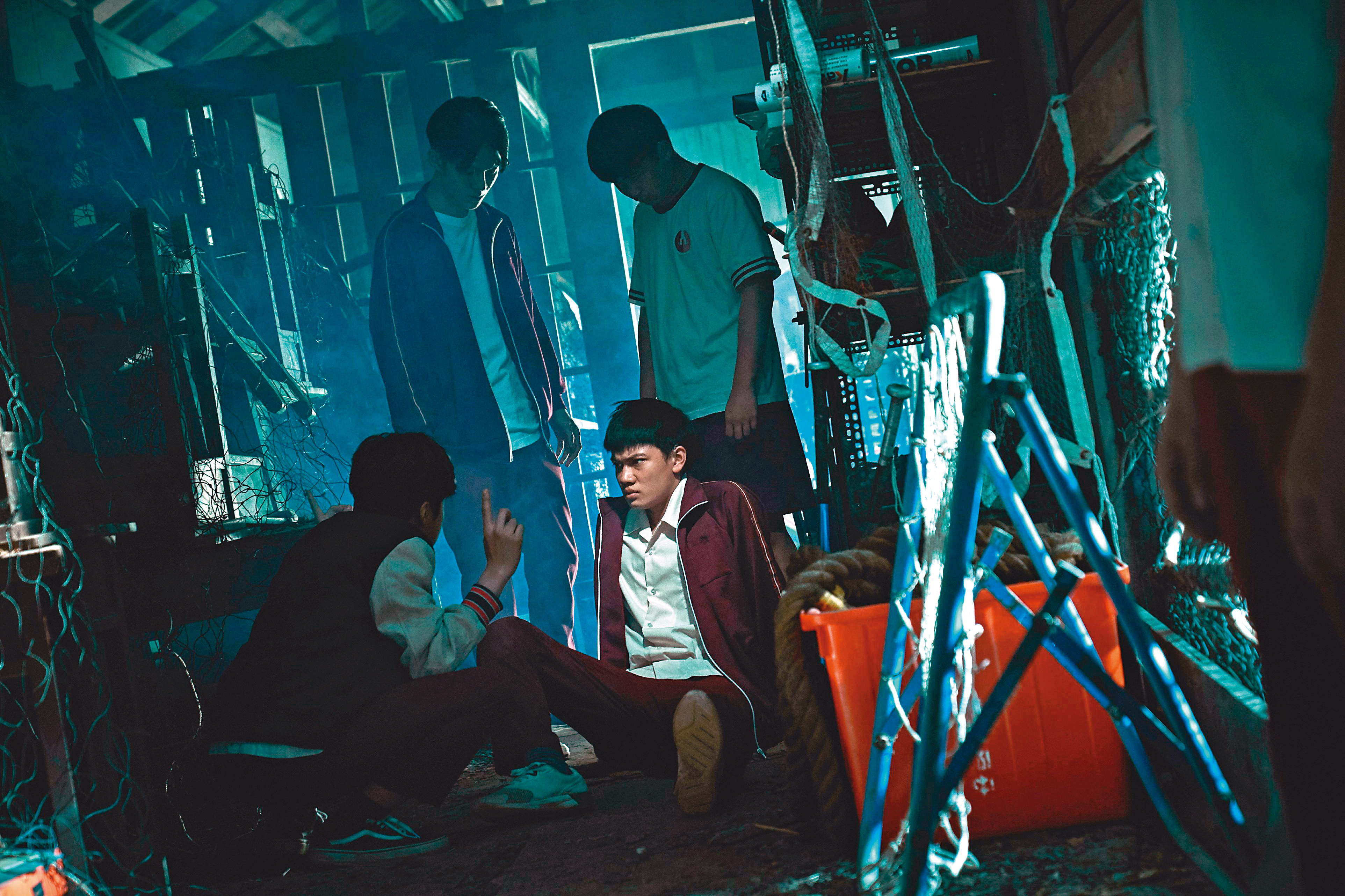 柯貞年編導的首部電影《無聲》由劉子銓（前排右）、金玄彬（前排左）主演，揭開特教學校的祕密，在今年金馬獎獲8項提名。（CatchPlay提供）