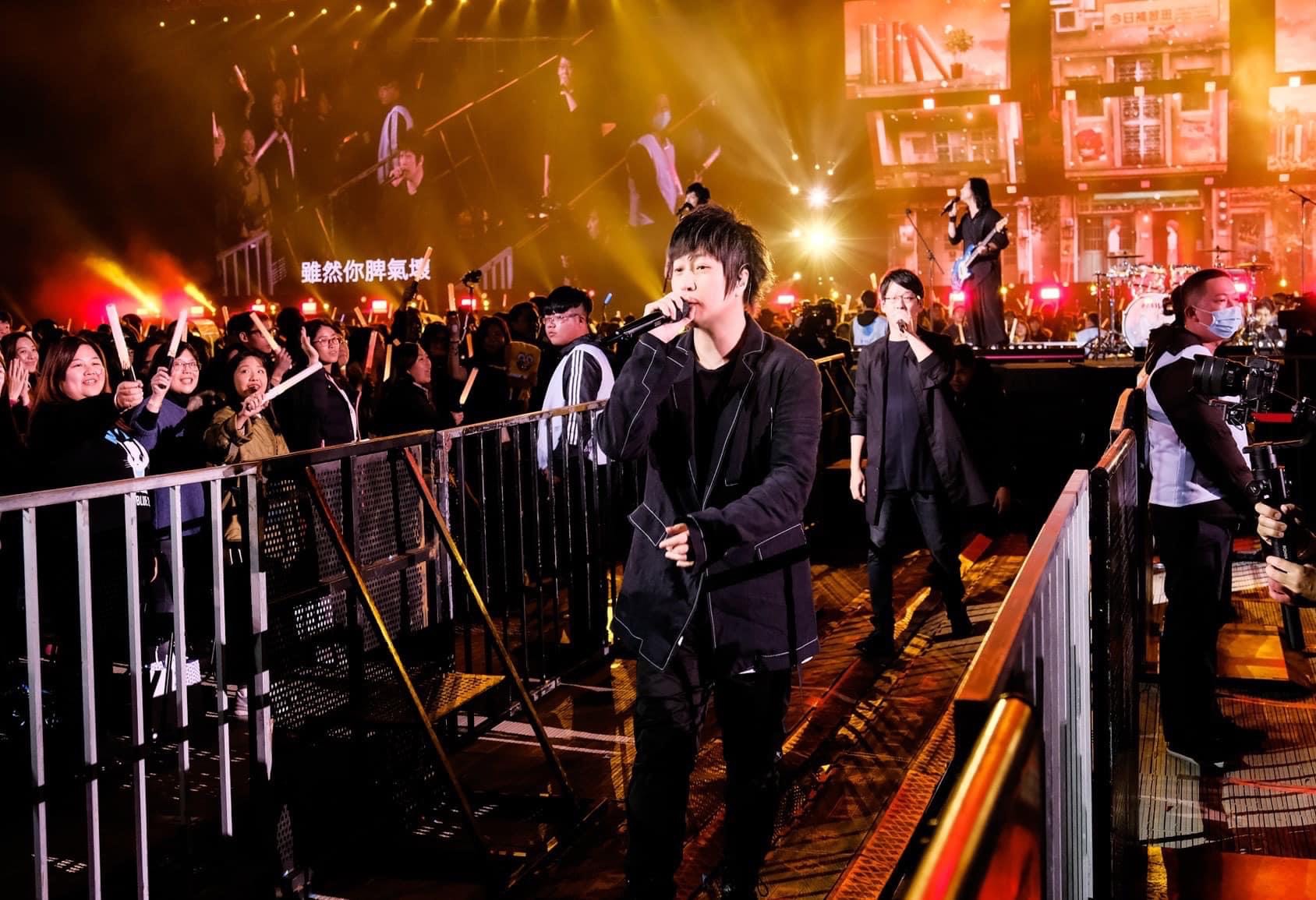 五月天每回辦演唱會總吸引許多五迷搶票。（五月天臉書）