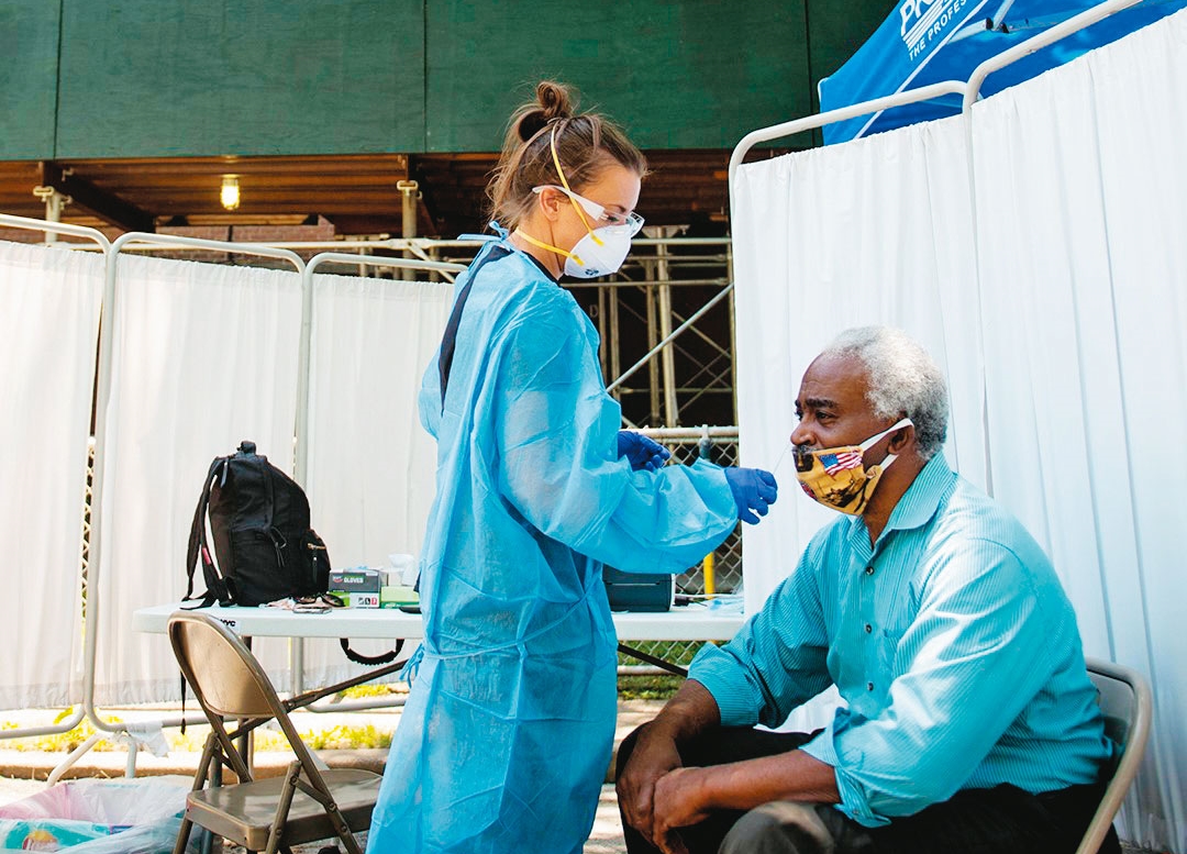 儘管新冠疫情蔓延，但各國政府推動經濟刺激方案，大藥廠進行疫苗研發，讓股市下跌後快速反彈。（翻攝自紐約市健康醫療總局臉書）