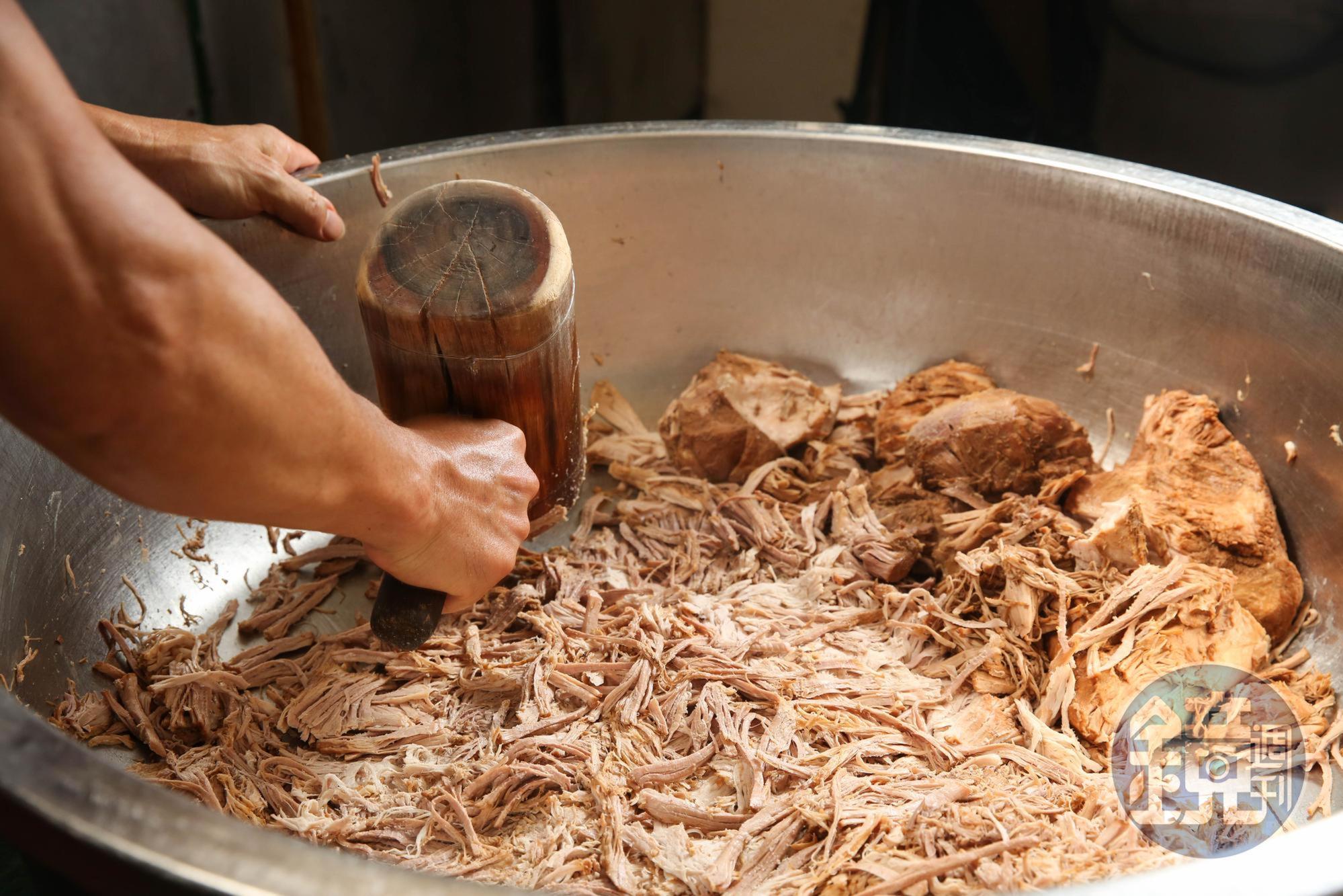 利利號的肉酥採用全瘦後腿肉製成,僅用糖、醬油調味,吃得到肉本身的香氣。