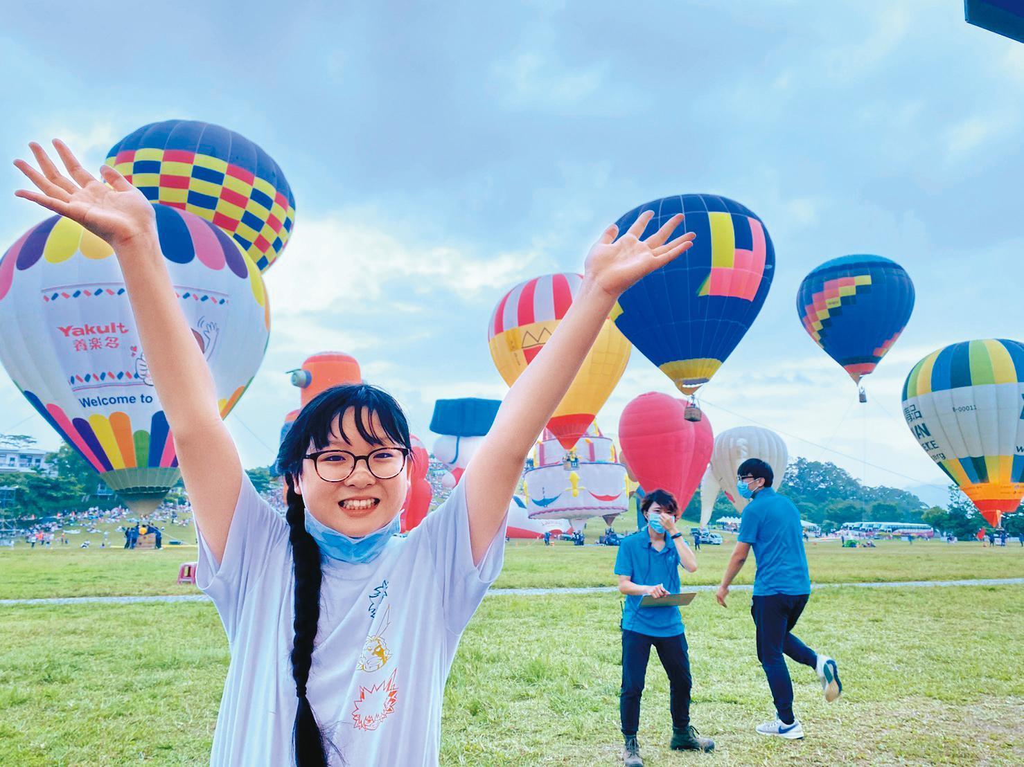 妞妞是知名的小學生YouTuber,由父母在背後發想題材、剪輯,時常在網路分享吃喝玩樂的趣事。(妞爸提供)