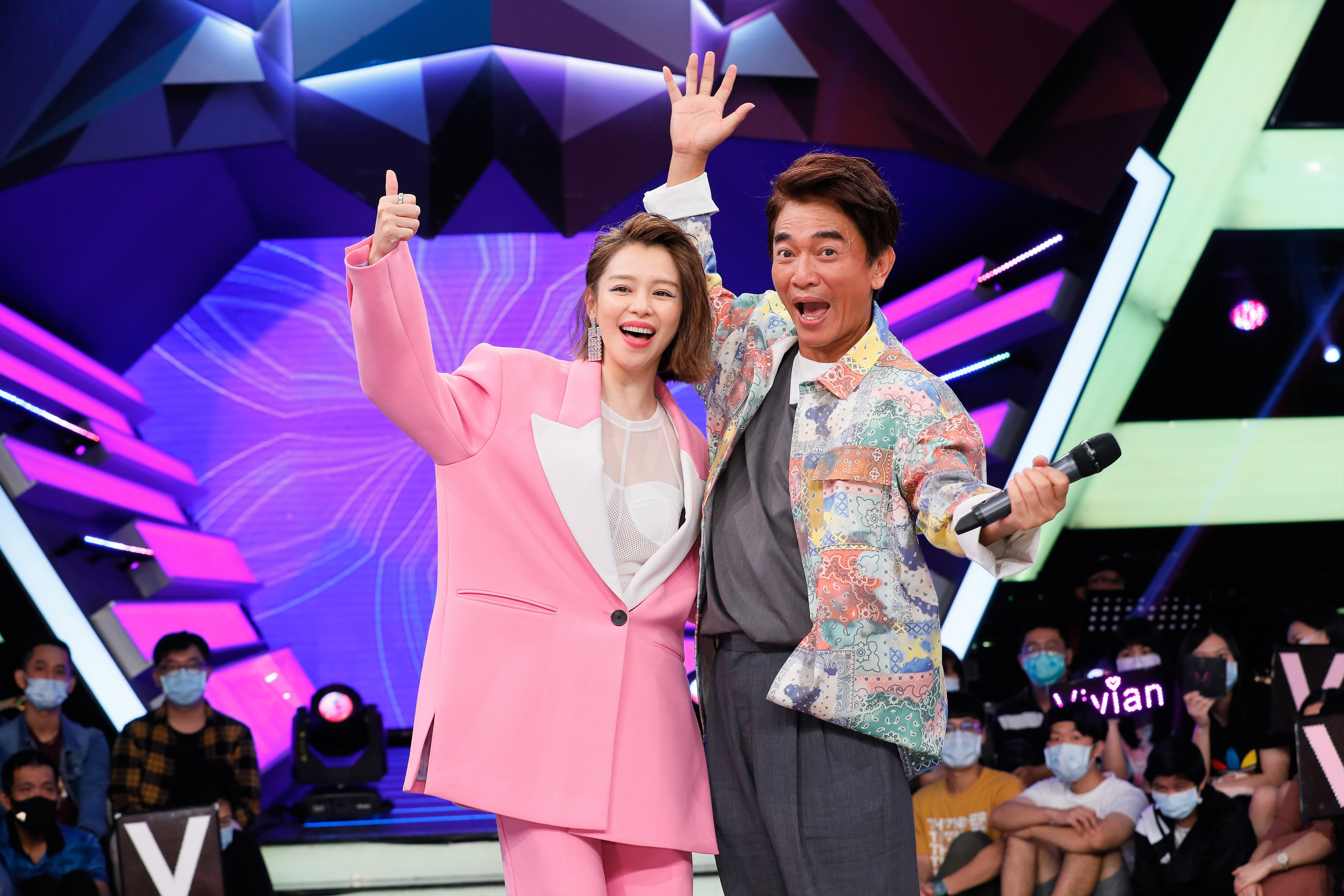 徐若瑄上《綜藝大熱門》宣傳新歌，竟忘了曾與吳宗憲同門情誼。