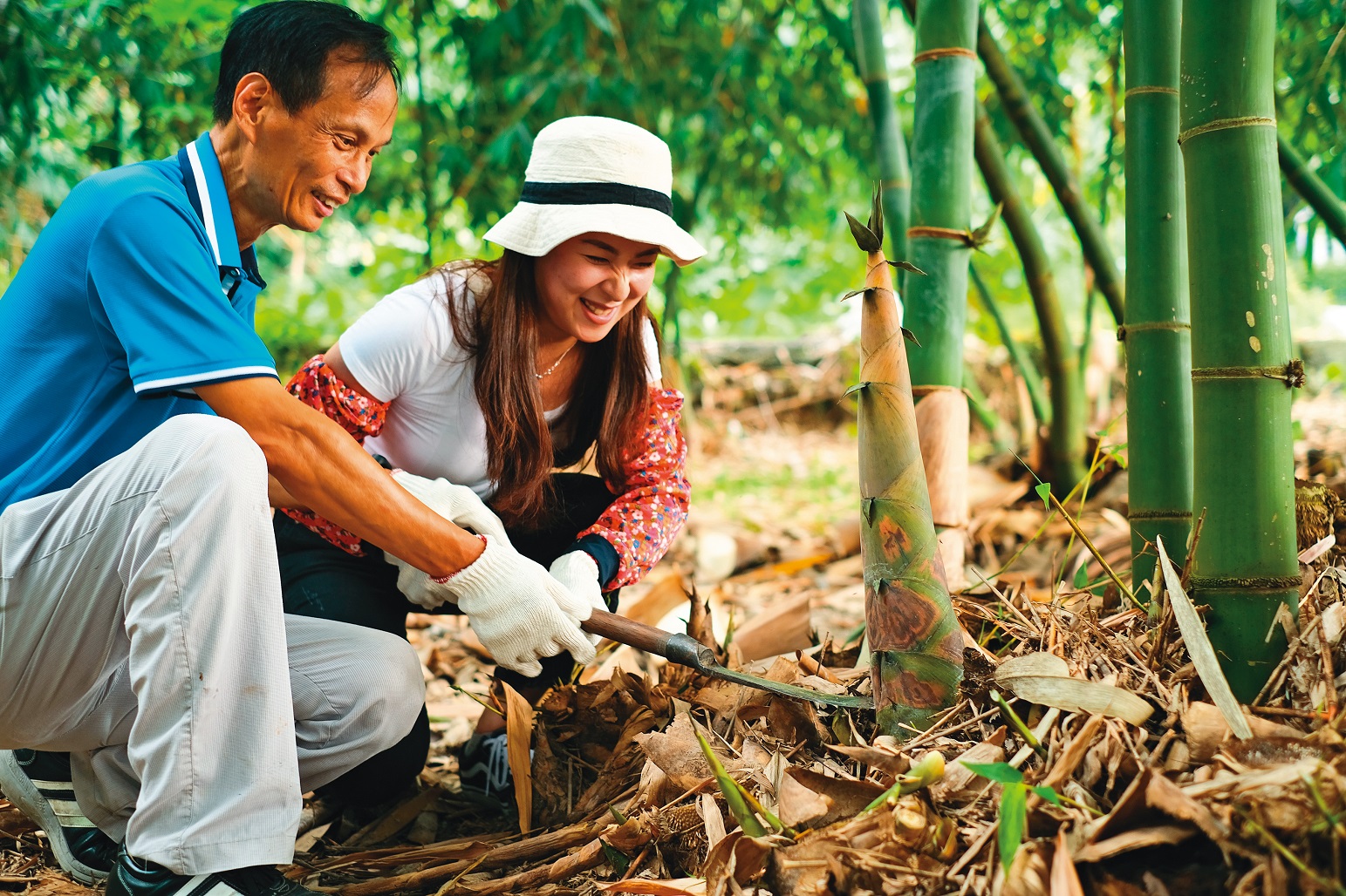 雲林古坑的「筍友部落」，有專人導覽帶遊客體驗過往採筍人的辛苦。