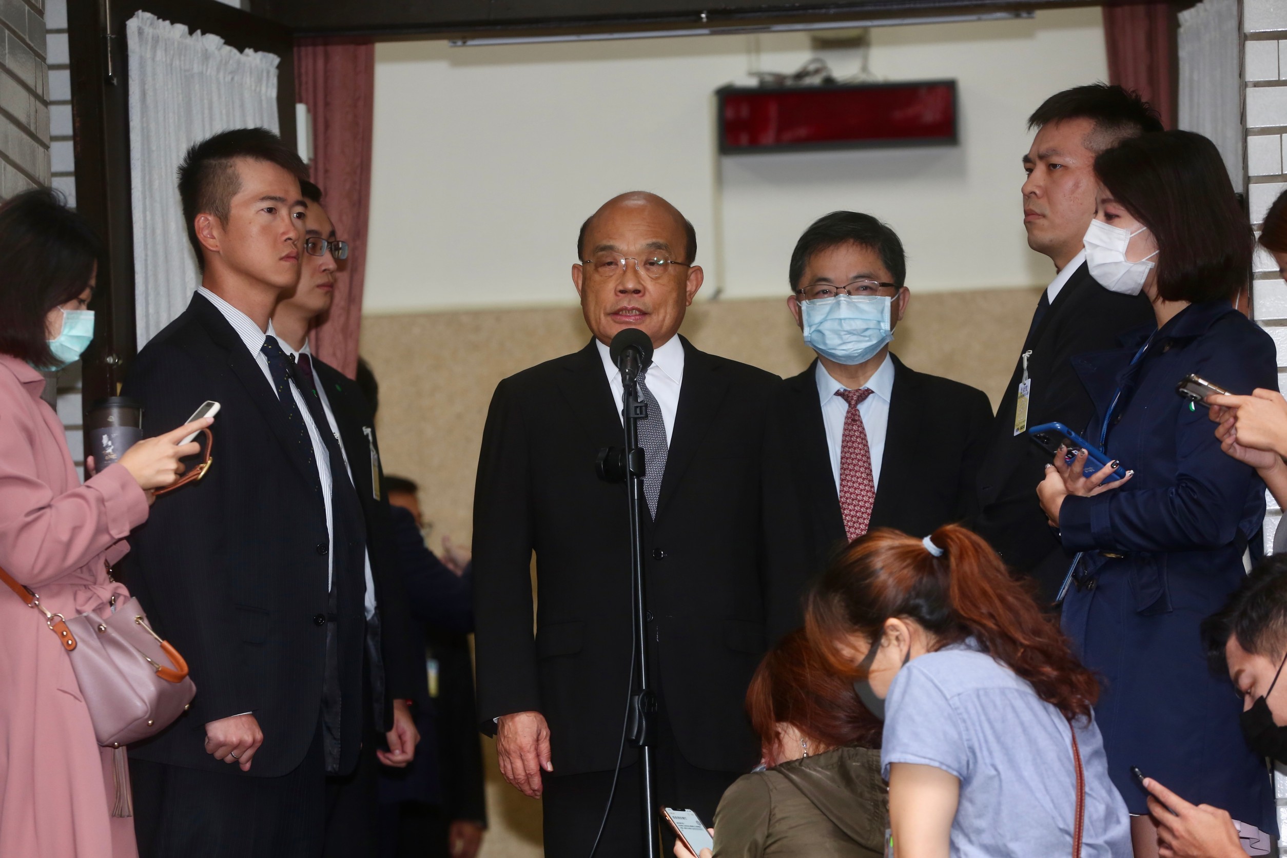 蘇貞昌今（13日）接受媒體訪問，怒批中共台諜案「自己這樣做，就以為別人這樣做」。