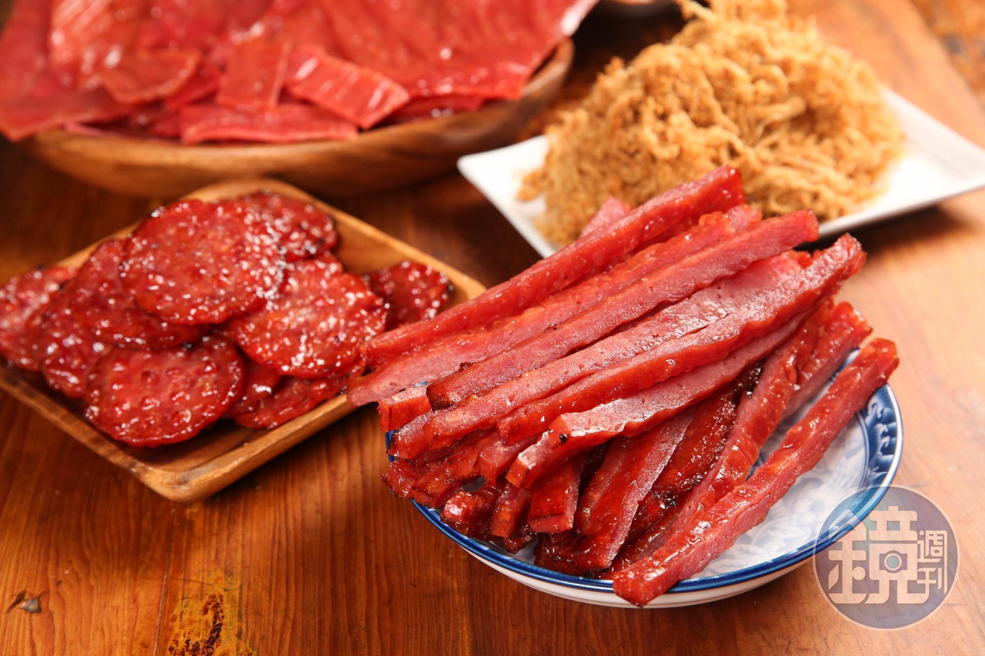 厚切肉乾系列口感軟嫩不柴,是店內人氣產品。(肉乾條600克/540元、金錢肉乾600克/660元)