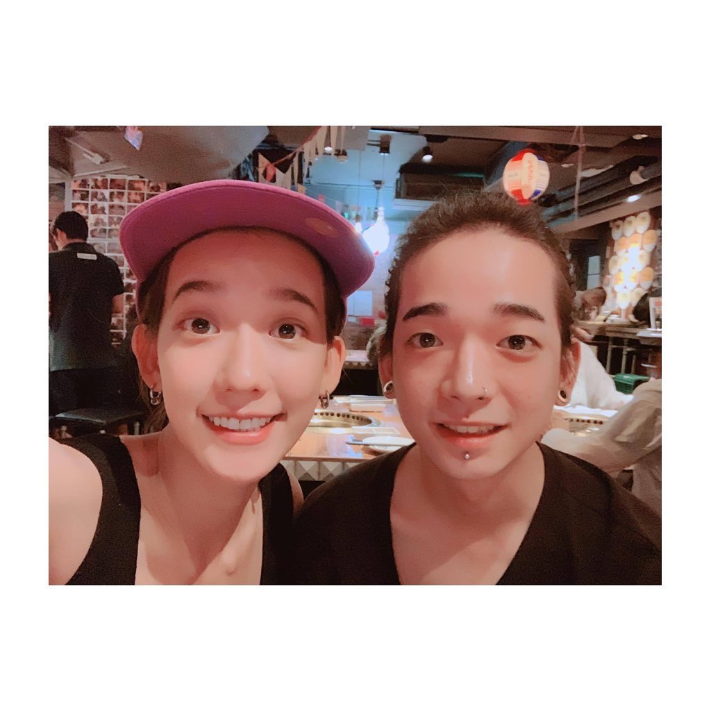 弟弟孟耿德去年過世，是孟耿如如今做更多藝術創作的原因。（翻攝自孟耿如臉書）