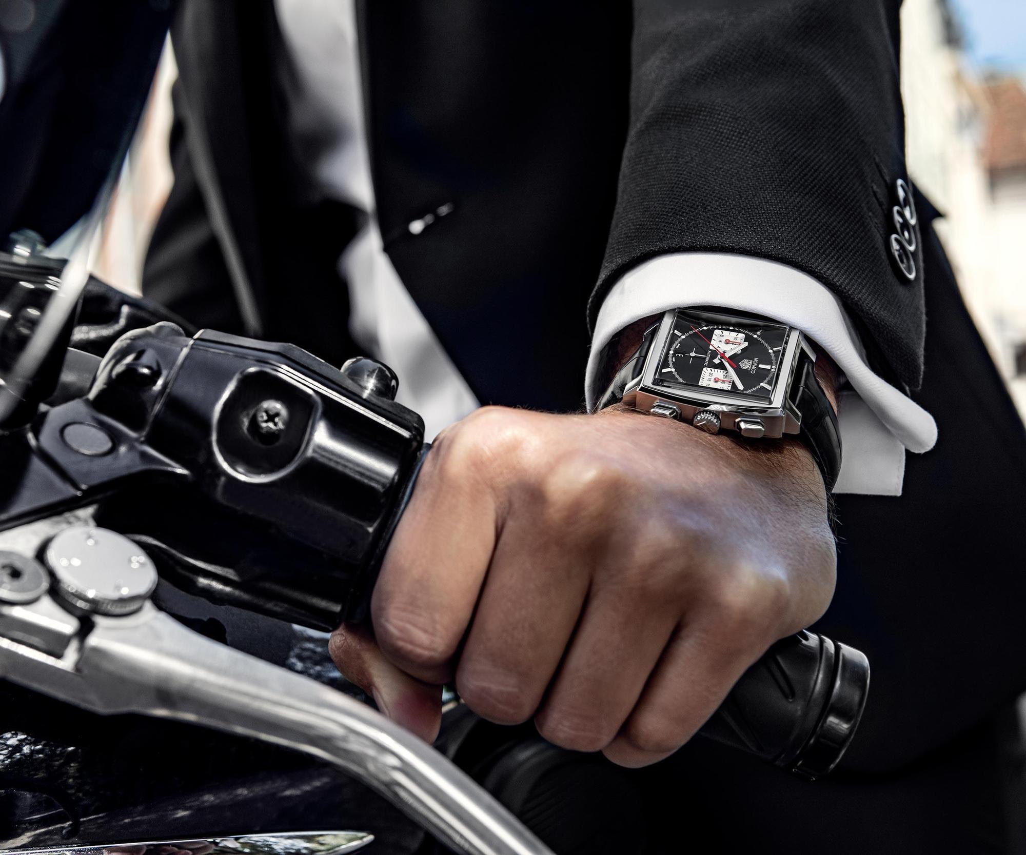 Monaco H02自動計時腕錶新的黑面款式,定價NT$208,600。