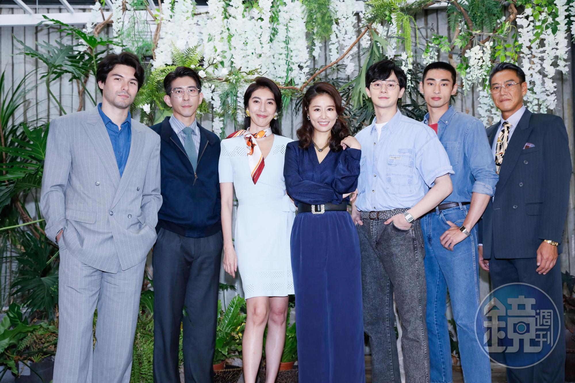 《華燈初上》第二波卡司發布會,製作人林心如帶著演員見面,由左至右為:鳳小岳、修杰楷、楊謹華、林心如、張軒睿、章廣辰、加賀美智久。