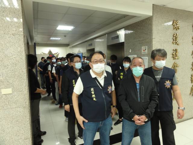 萬國幫大哥許文旭結合3幫派成員，霸佔台北市連鎖旅館經營權，並經營色情、賭博牟利。（北市刑大提供）