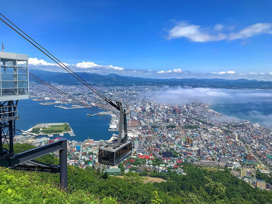 日本人票選最有魅力都道府縣,北海道連續蟬聯12年冠軍。(翻攝自 北海道庁公式アカウント twitter)