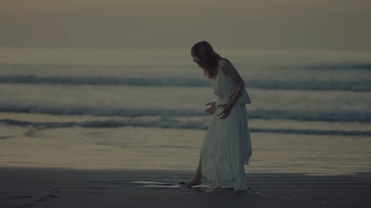 由LiSA演唱的《鬼滅之刃 無限列車篇》主題曲〈炎〉MV曝光，發布2天已破200萬點閱。（翻攝 LiSA官方YouTube）