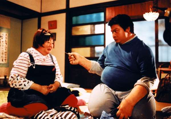 以往鄭秀文曾穿胖子裝演出《瘦身男女》，也曾為《長恨歌》增胖。（翻攝自網路）