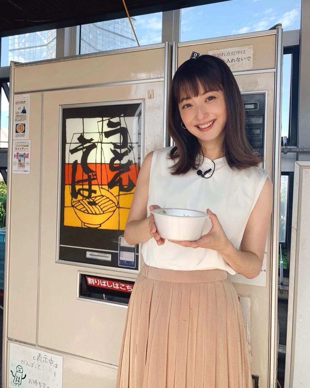 佐佐木希在老公丟光工作後,扛起養家責任努力工作賺奶粉錢。(翻攝自佐佐木希Instagram)