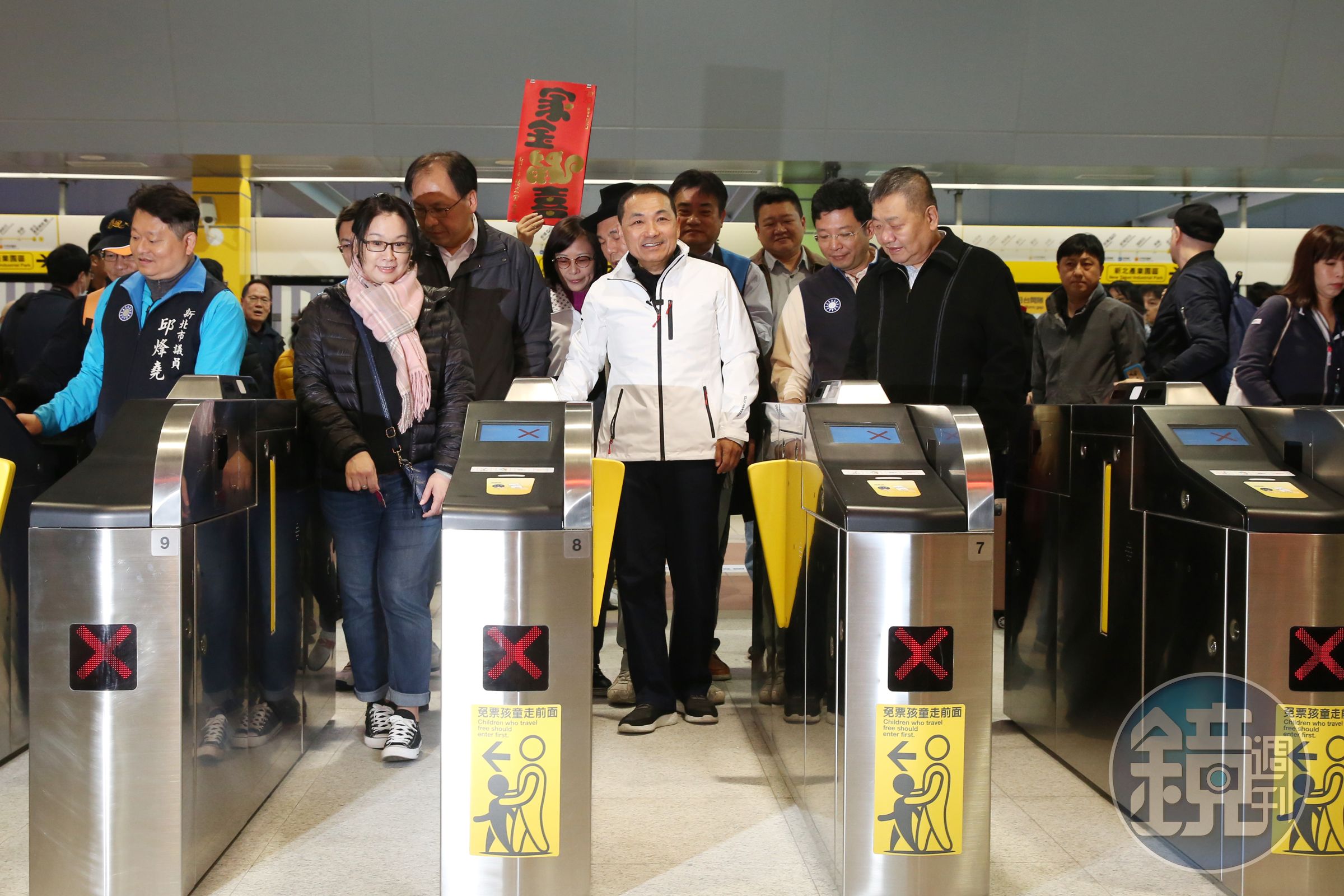 捷運環狀線目前由台北捷運公司營運，新北市長侯友宜頻頻喊話，希望收回環狀線經營權，圖為今年初通車畫面。（本刊資料照）
