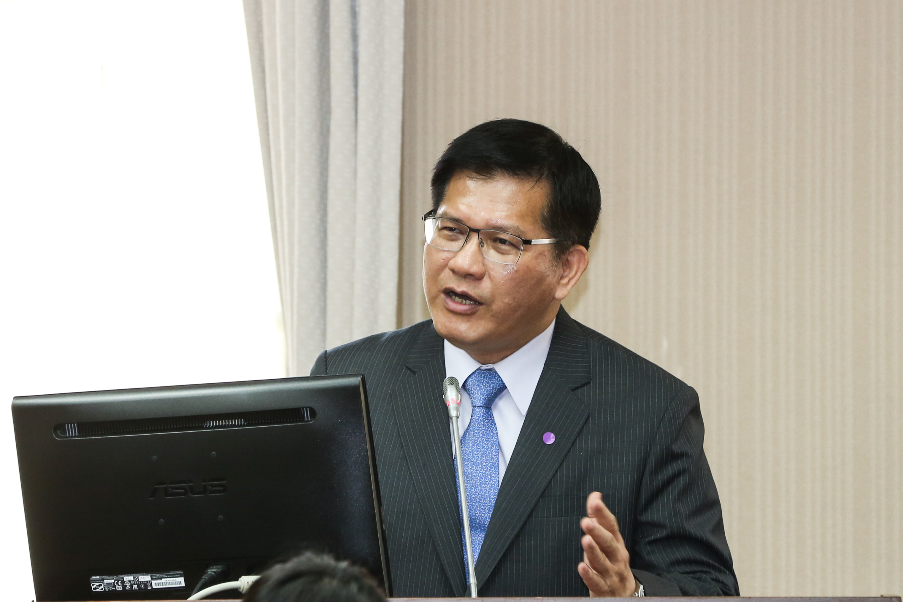 交通部長林佳龍表示，惡意逼車是全民公敵，他支持嚴懲並將研議修法。（本刊資料照）