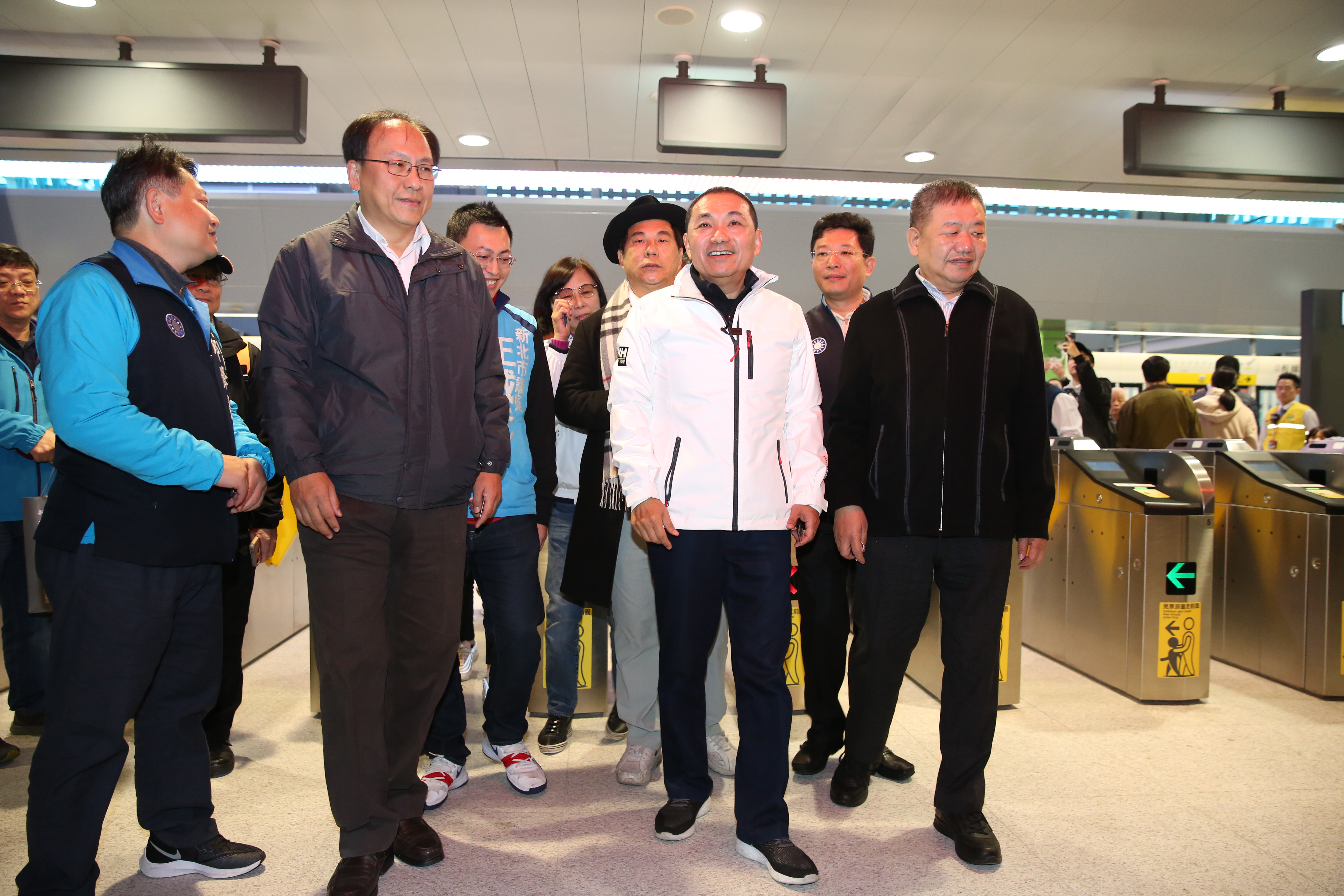 捷運環狀線目前由台北捷運公司營運，新北市長侯友宜頻頻喊話，希望收回環狀線經營權，圖為今年初通車畫面。（本刊資料照）