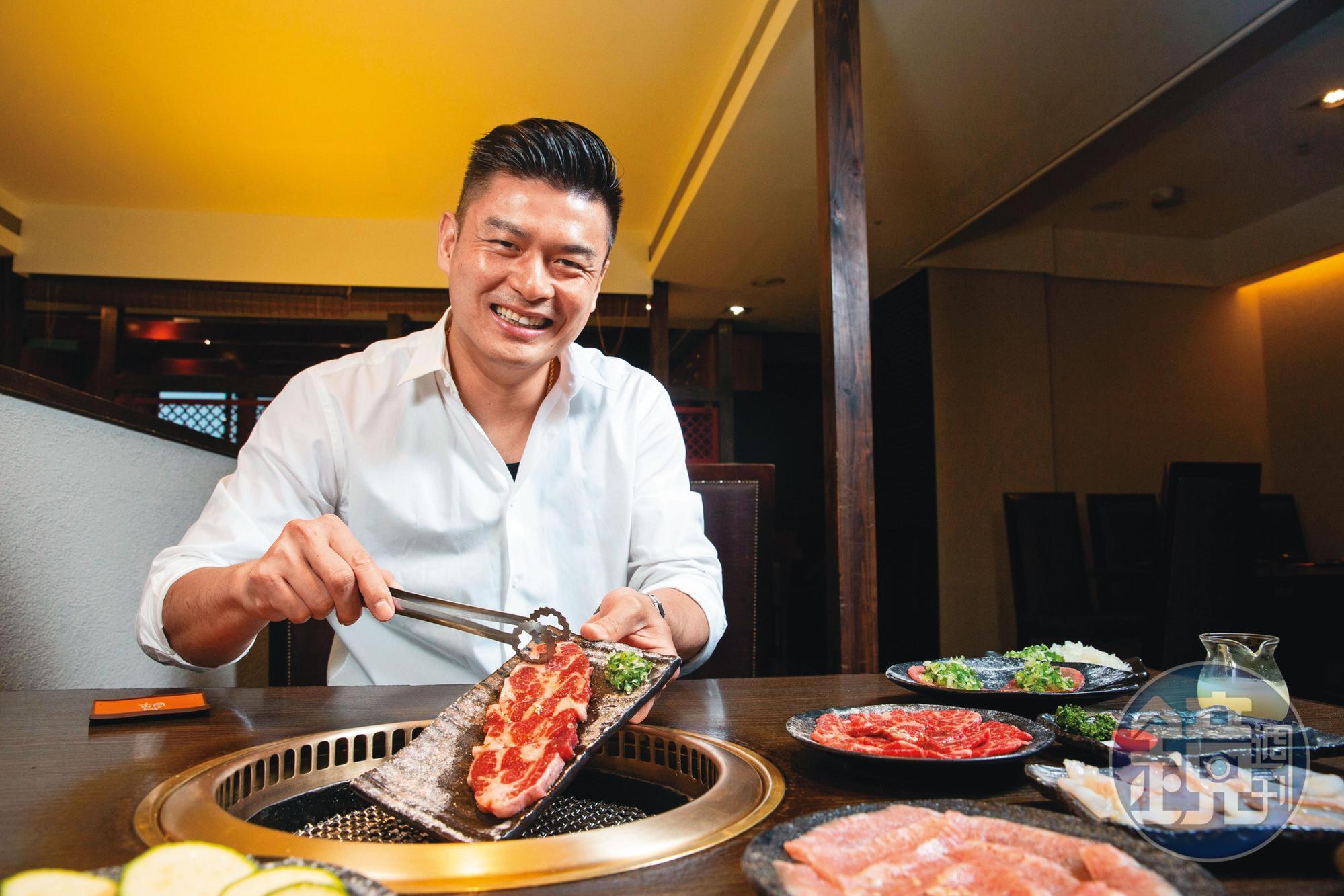 吳念忠賣燒肉15年,以精修的肉品和貼心服務站穩市場,年營收至少8億元。