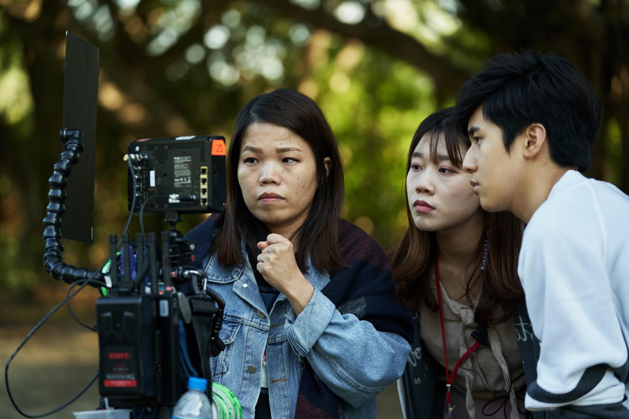 導演柯貞年（左）說，金玄彬（右）私底下非常天真、也愛玩。（CatchPlay提供）