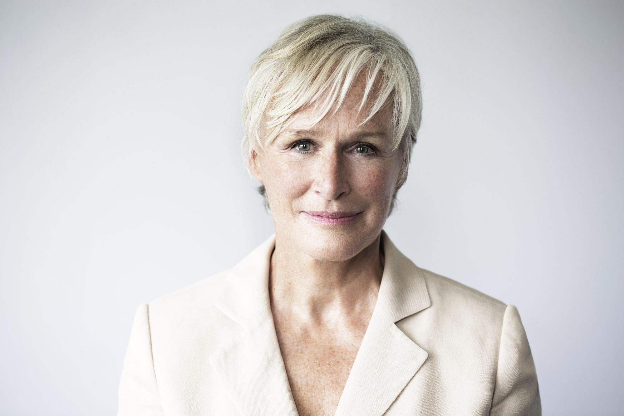 葛倫克蘿絲雖然70多歲,但本人其實還是充滿活力。(攝影:Brigitte Lacombe,Netflix提供)