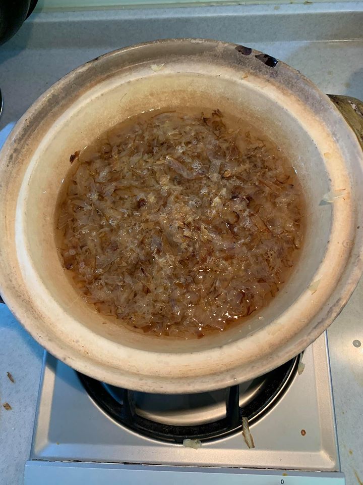 開始煮柴魚高湯。