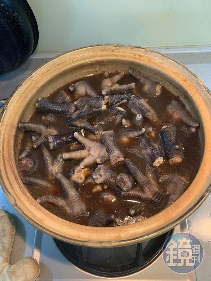 雞腳滷40分鐘。