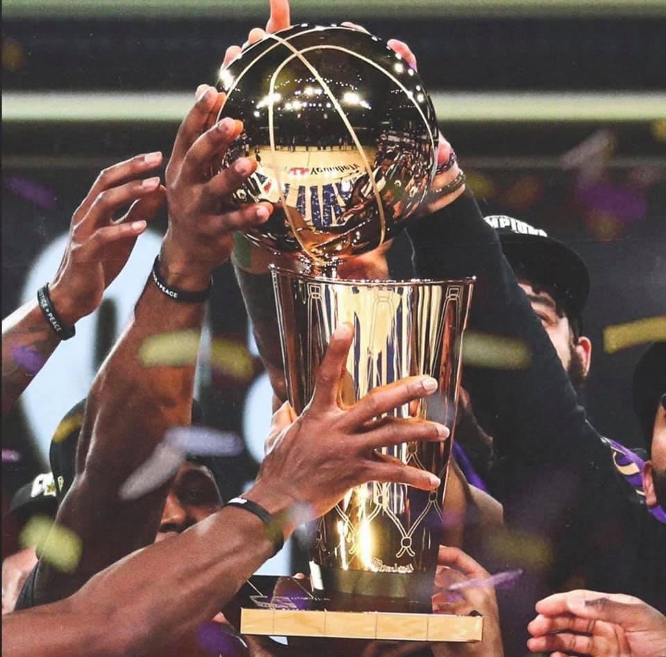 洛杉磯湖人隊在詹姆士的帶領下於今年奪下NBA總冠軍。(翻攝自LeBron James臉書)