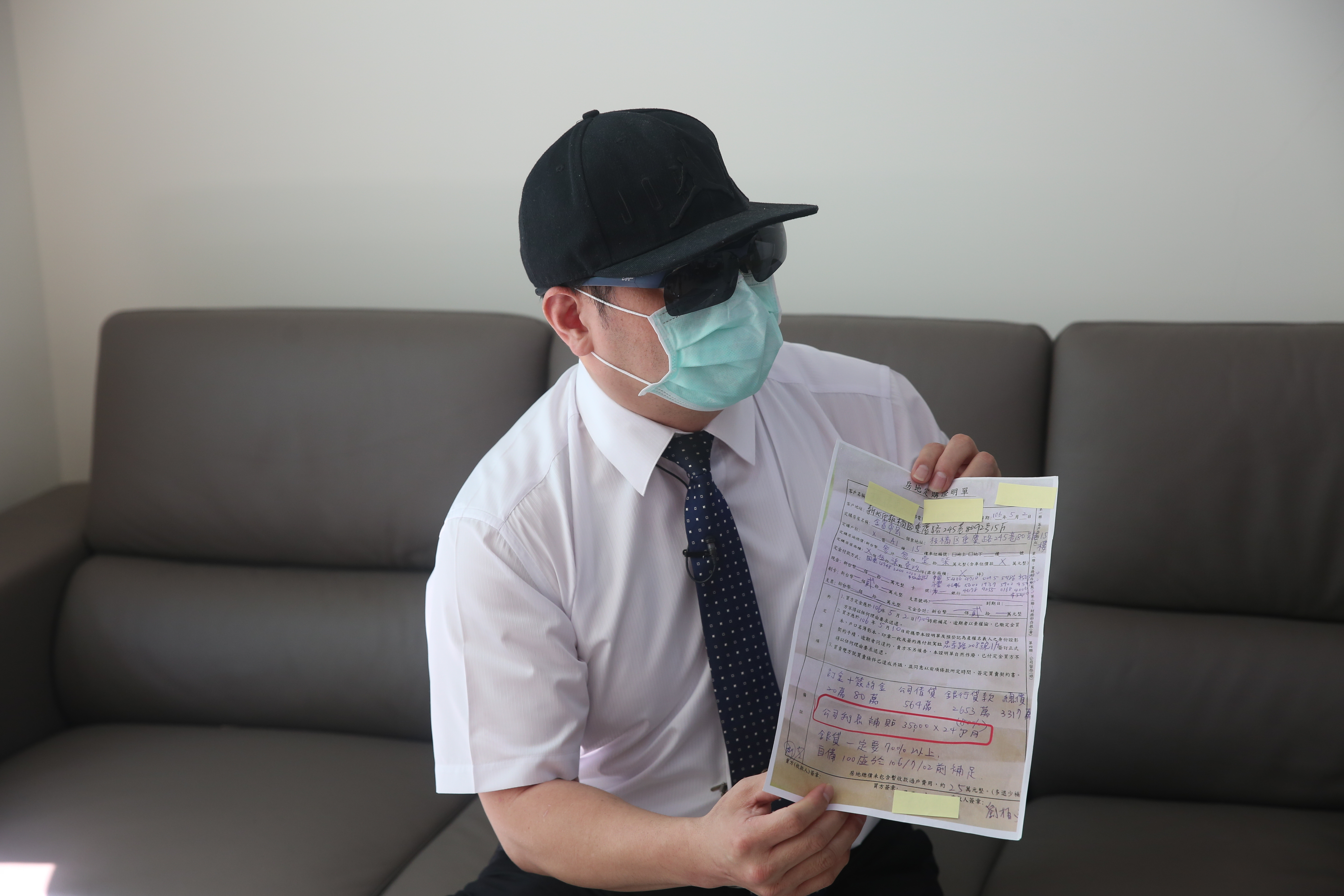 受害者代表魏先生表示，建商私自將其印鑑拿去做房屋抵押設定，被他一狀告上法院。