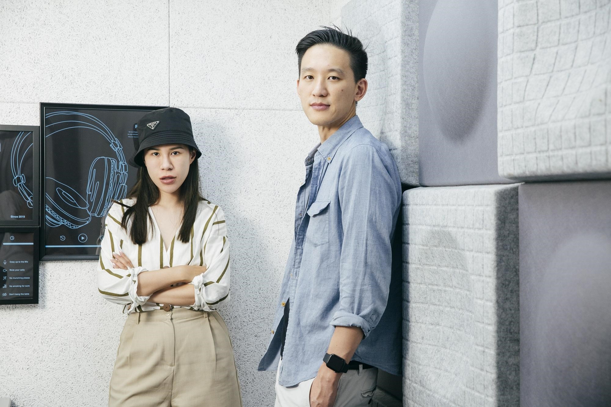 顧立楷（右）創辦本土Podcast平台「SoundOn」，找來人氣網紅丹妮婊姐合作。