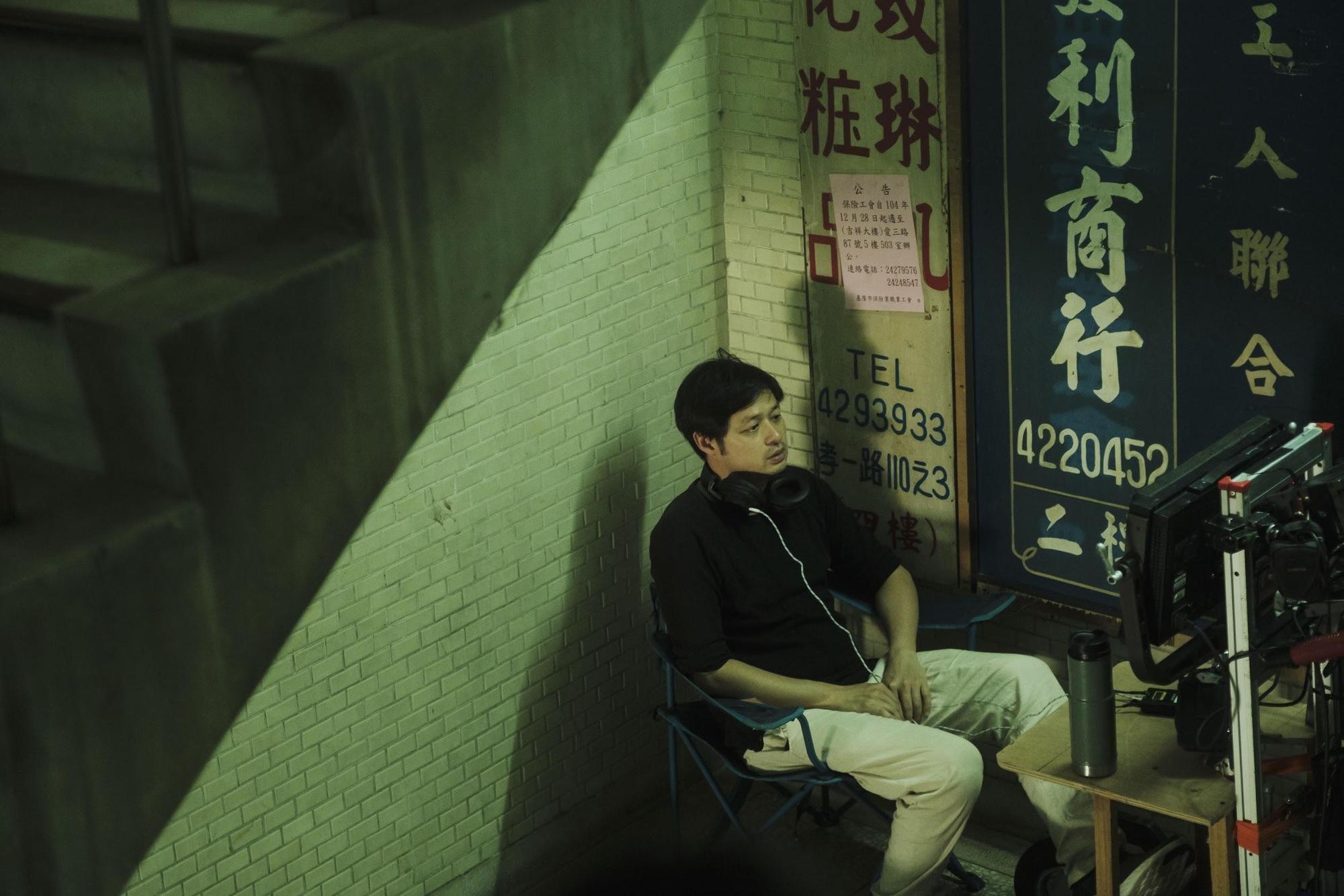 鄭有傑編寫《親愛的房客》劇本時,一度嚴重卡關。(牽猴子提供)