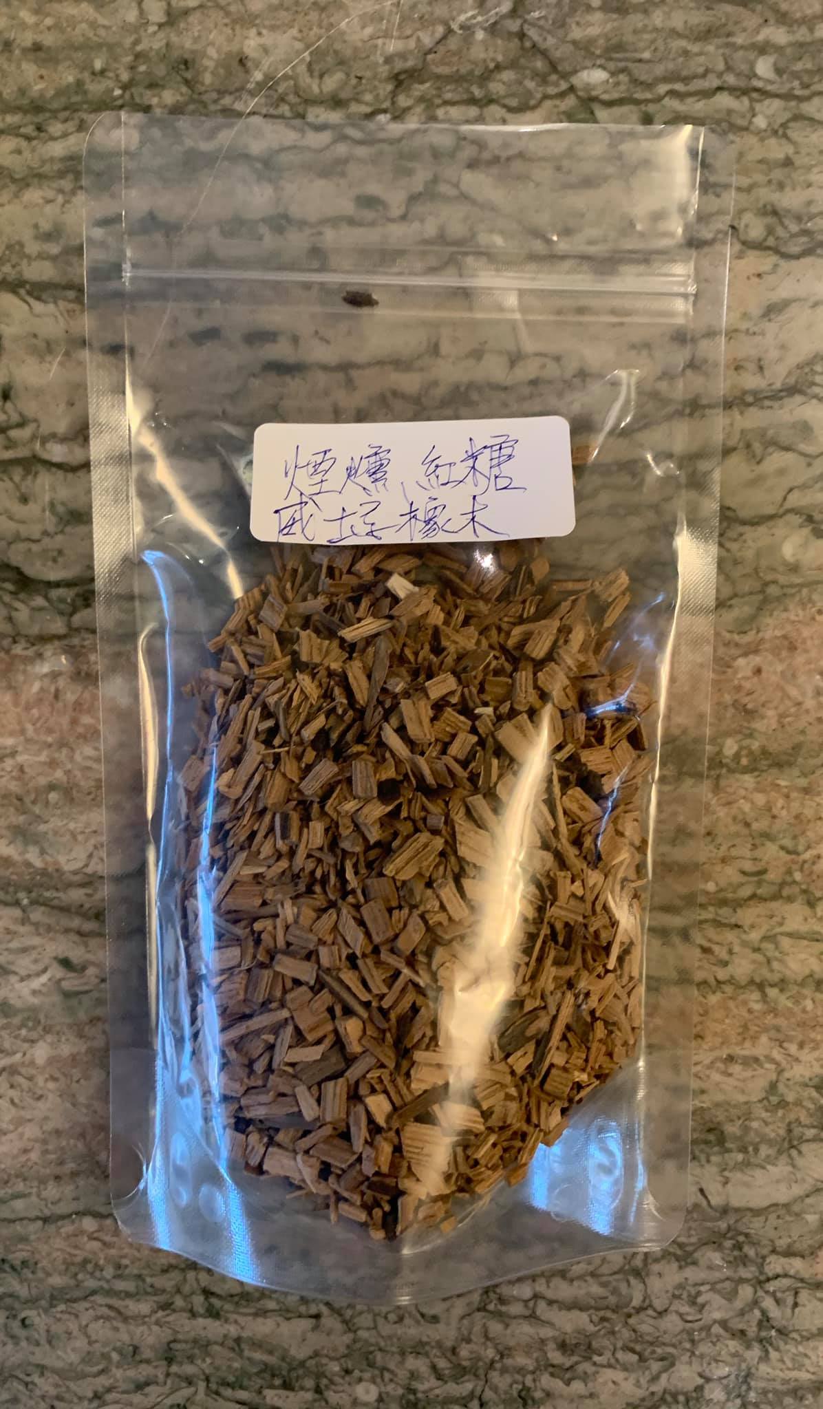 威士忌橡木桶木屑1包。
