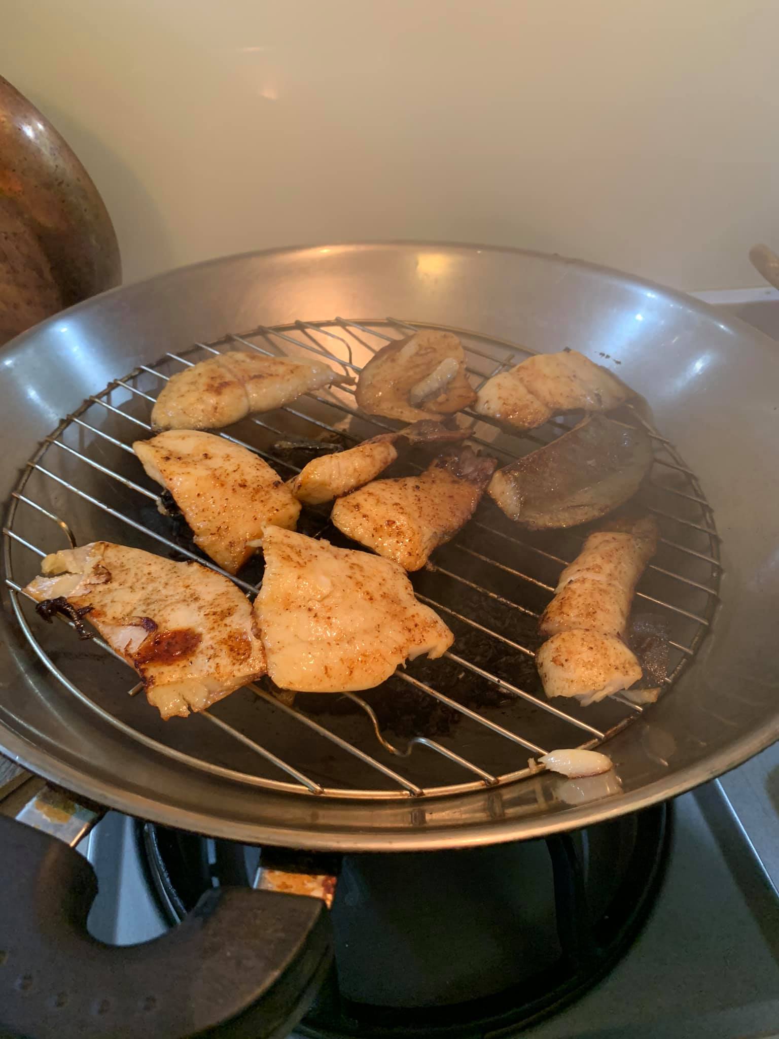 打開鍋蓋，煙熄肉美。