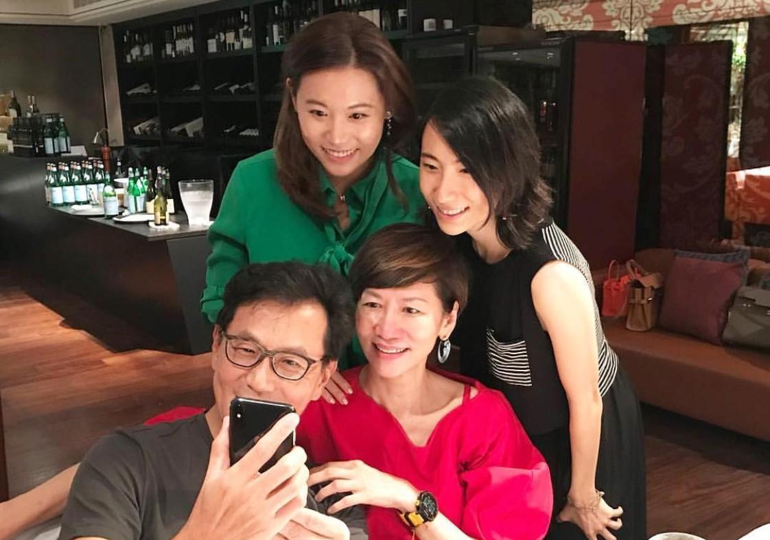 蔡明忠、陳藹玲夫婦育有2子2女,出嫁的蔡承穎是長女。(翻攝自臉書)
