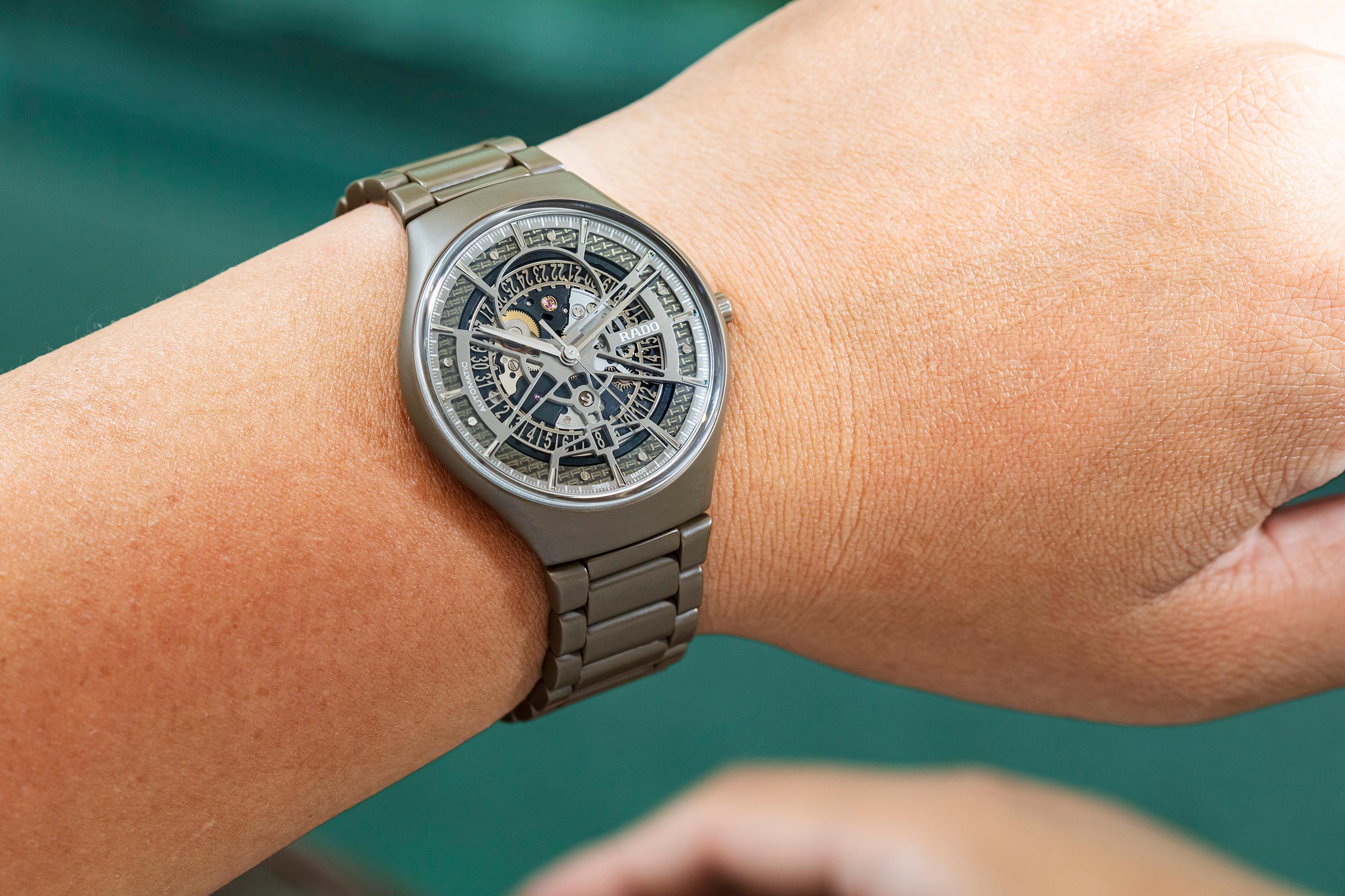 【試戴報告】RADO雷達True Thinline Anima|一枝獨秀橄欖綠