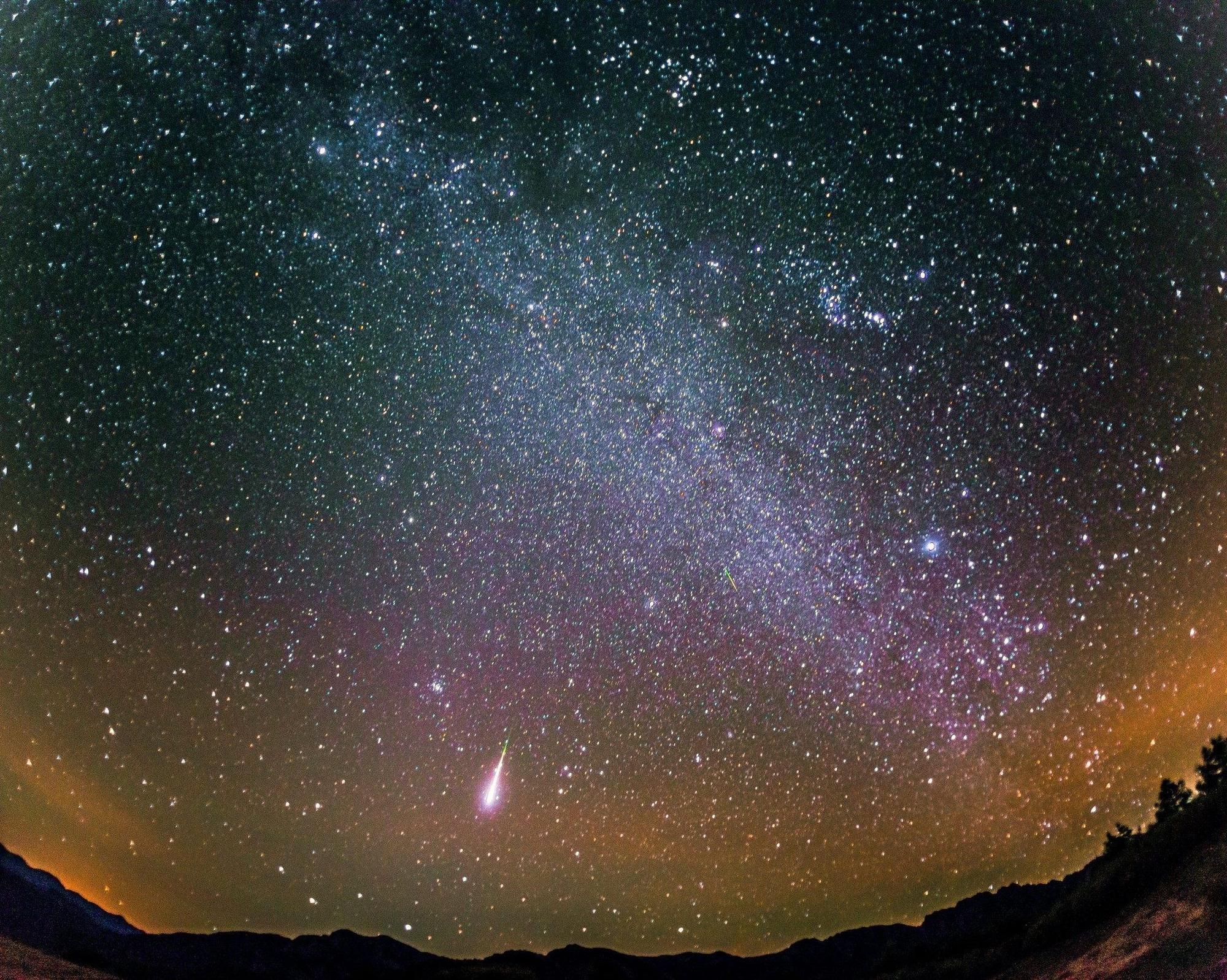 獵戶座流星雨今(20日)起登場,每小時最多可見20顆流星,凡在無光害的空曠處便可欣賞。(翻攝自台北天文館官網)