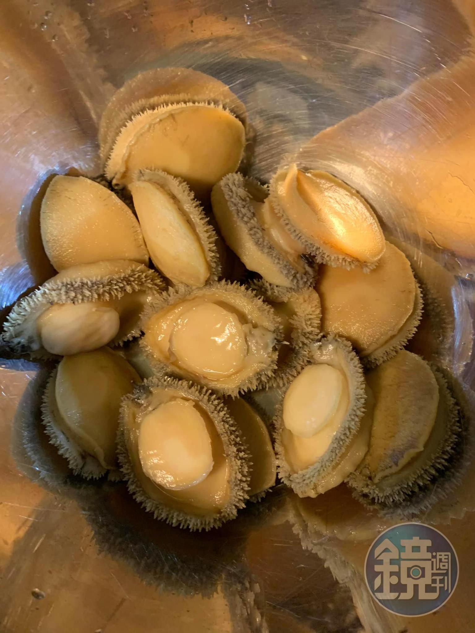 之前滷好的鮑魚。