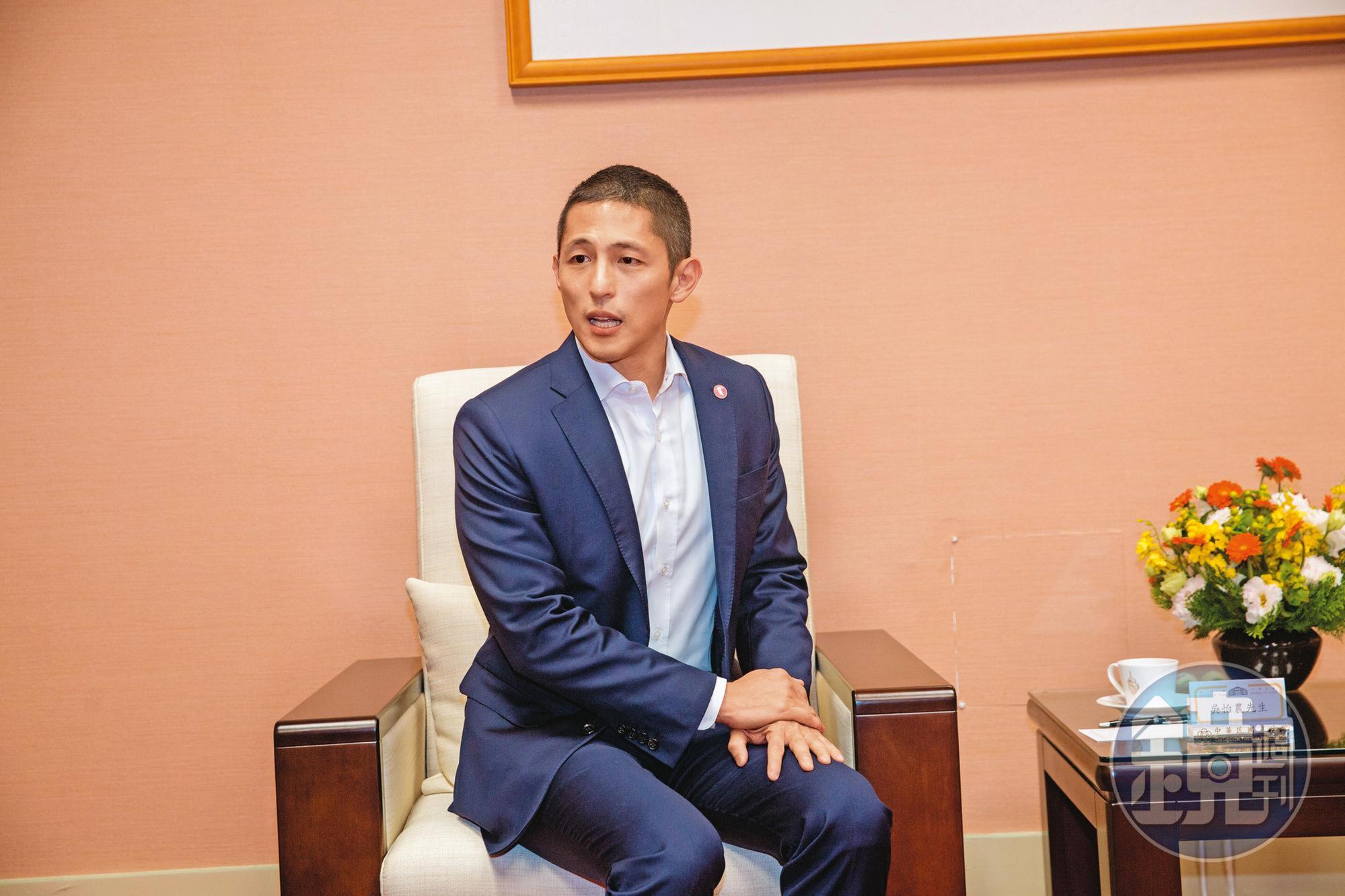 近日台海情勢緊張,吳怡農提倡籌組「國土防衛部隊」、全民在家當兵。