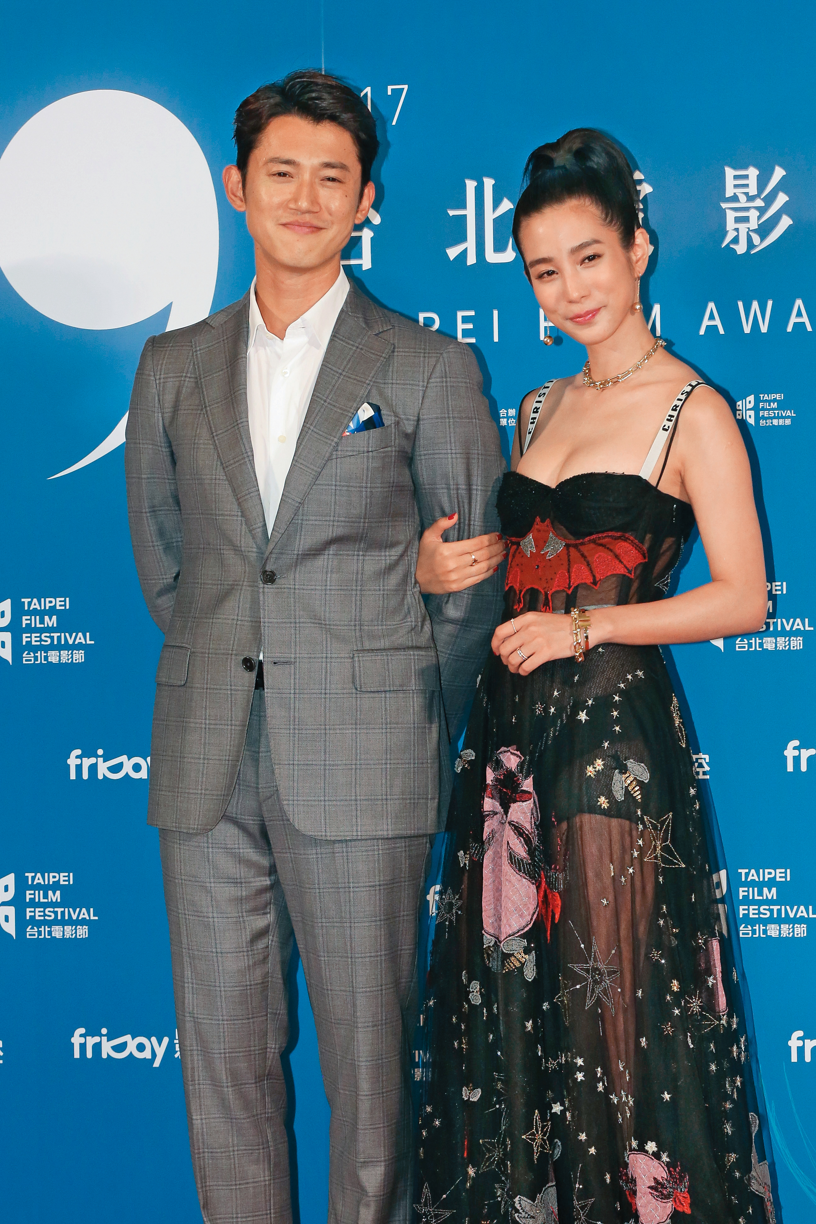 吳慷仁（左）一度被傳跟温貞菱（右）有過曖昧，但男生嚴詞否認，也表示跟前女友鍾瑶分手一案沒有關聯。